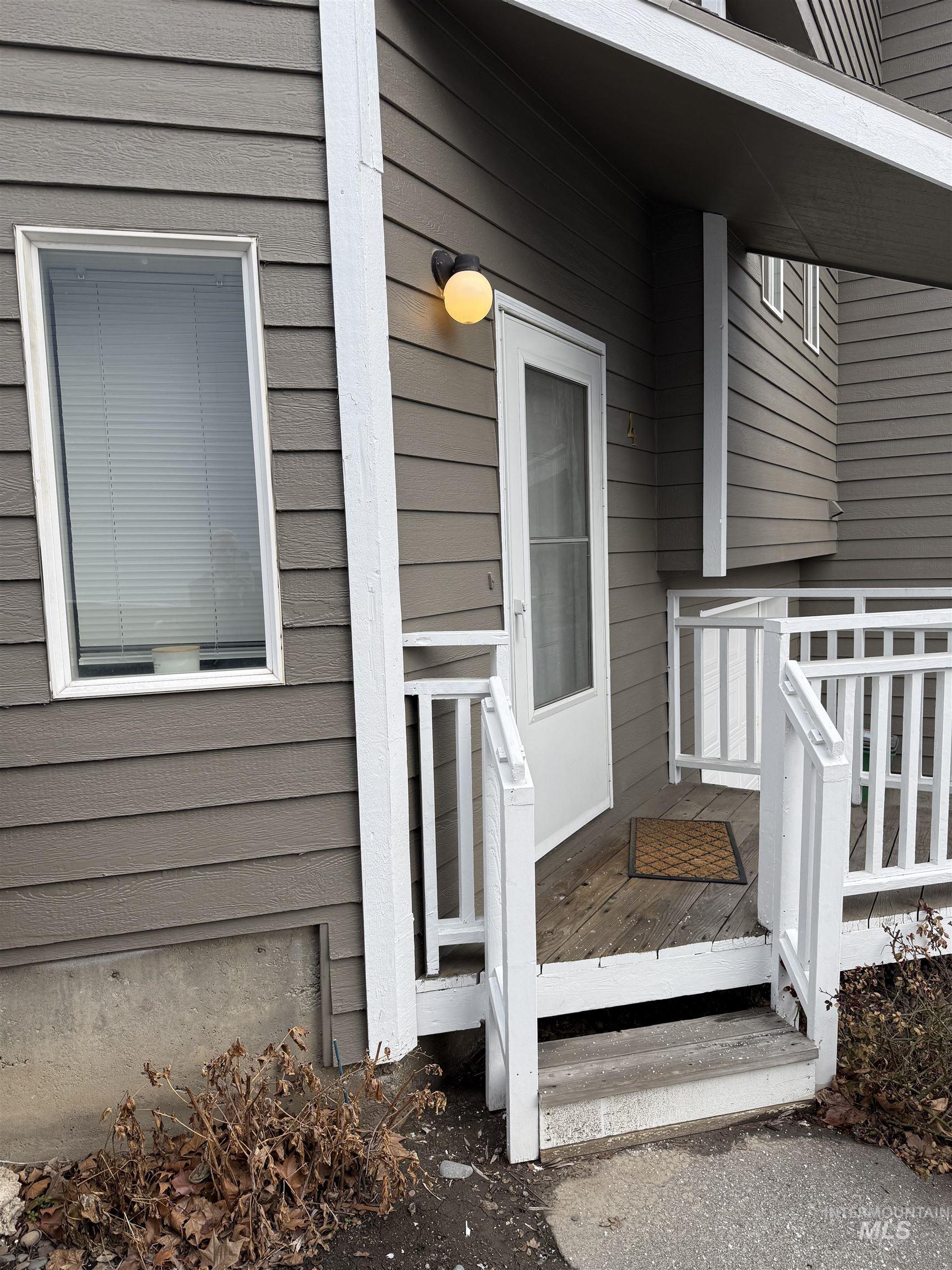 562 Deer Meadow Property Photo 2
