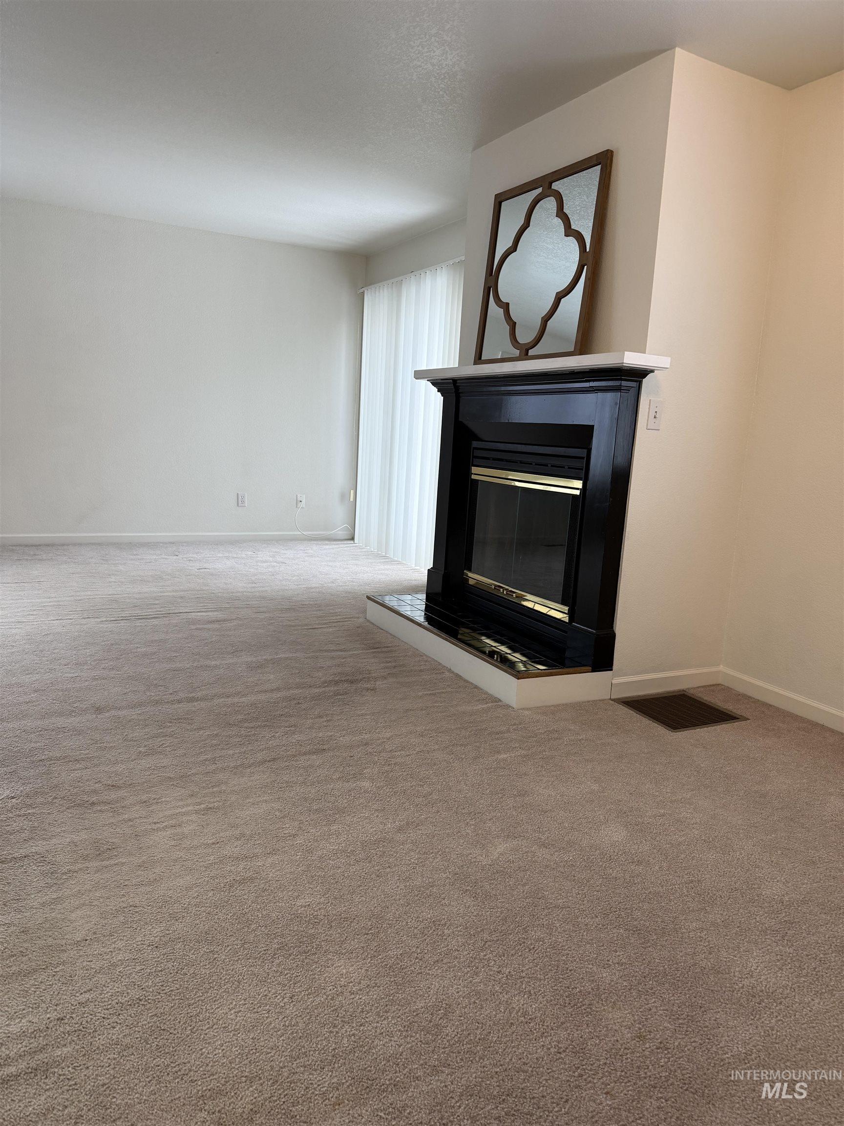 562 Deer Meadow Property Photo 7