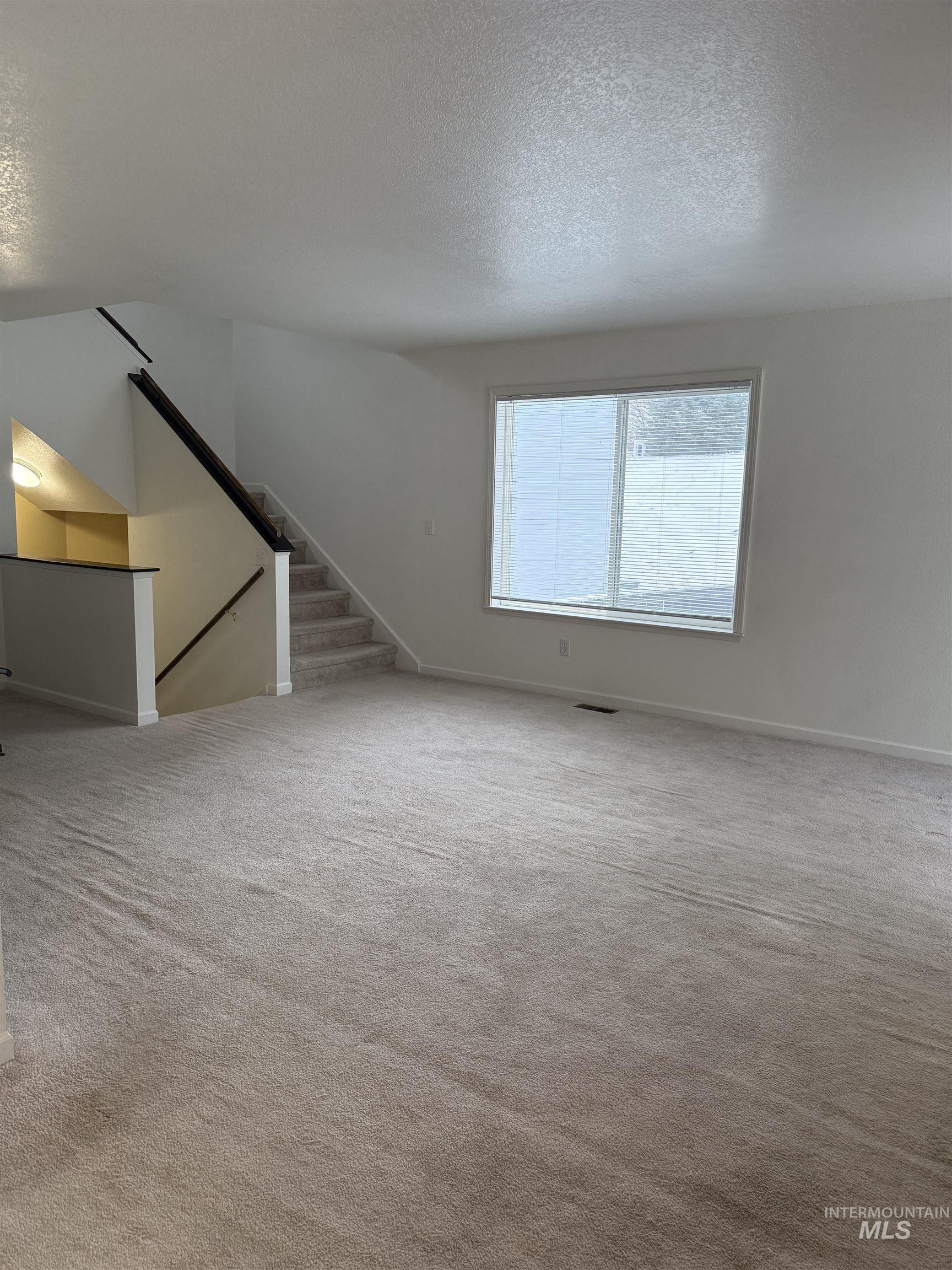 562 Deer Meadow Property Photo 8