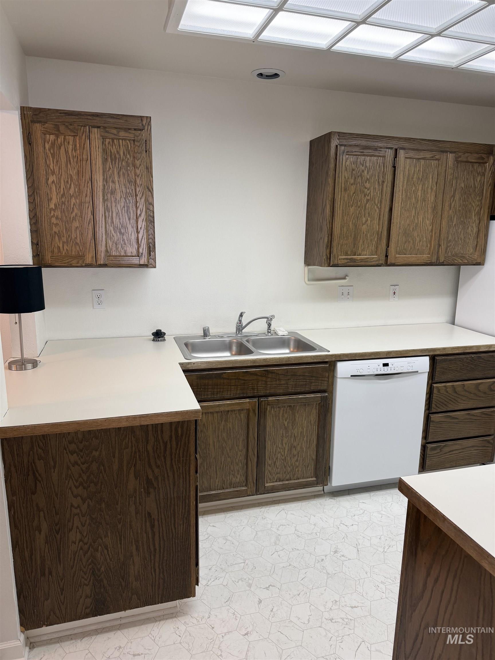 562 Deer Meadow Property Photo 12