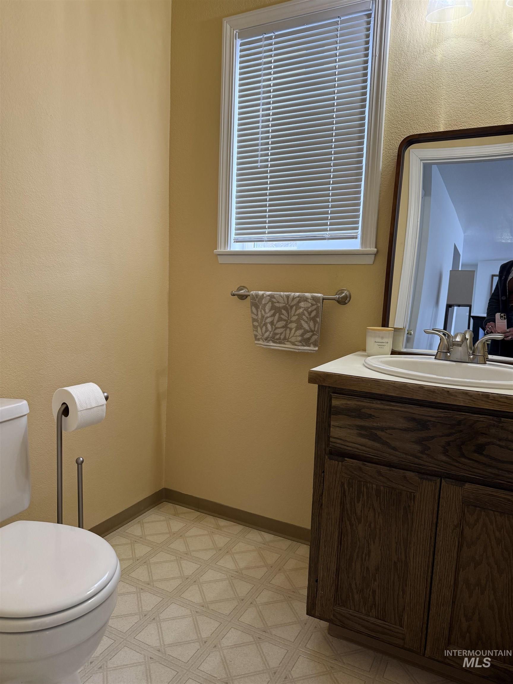 562 Deer Meadow Property Photo 14