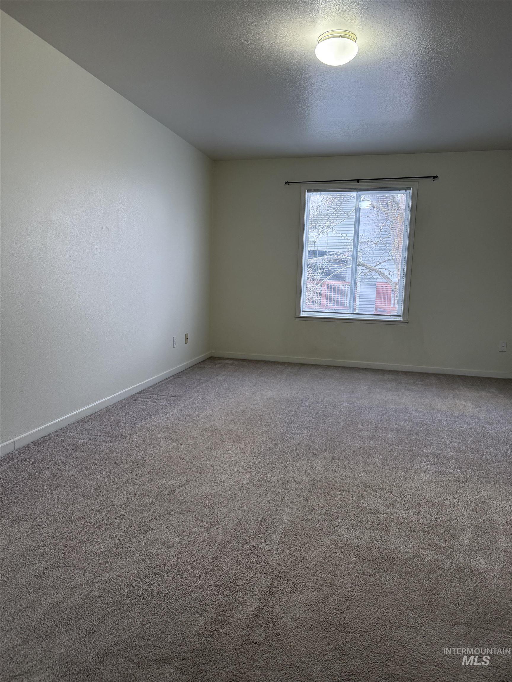 562 Deer Meadow Property Photo 20