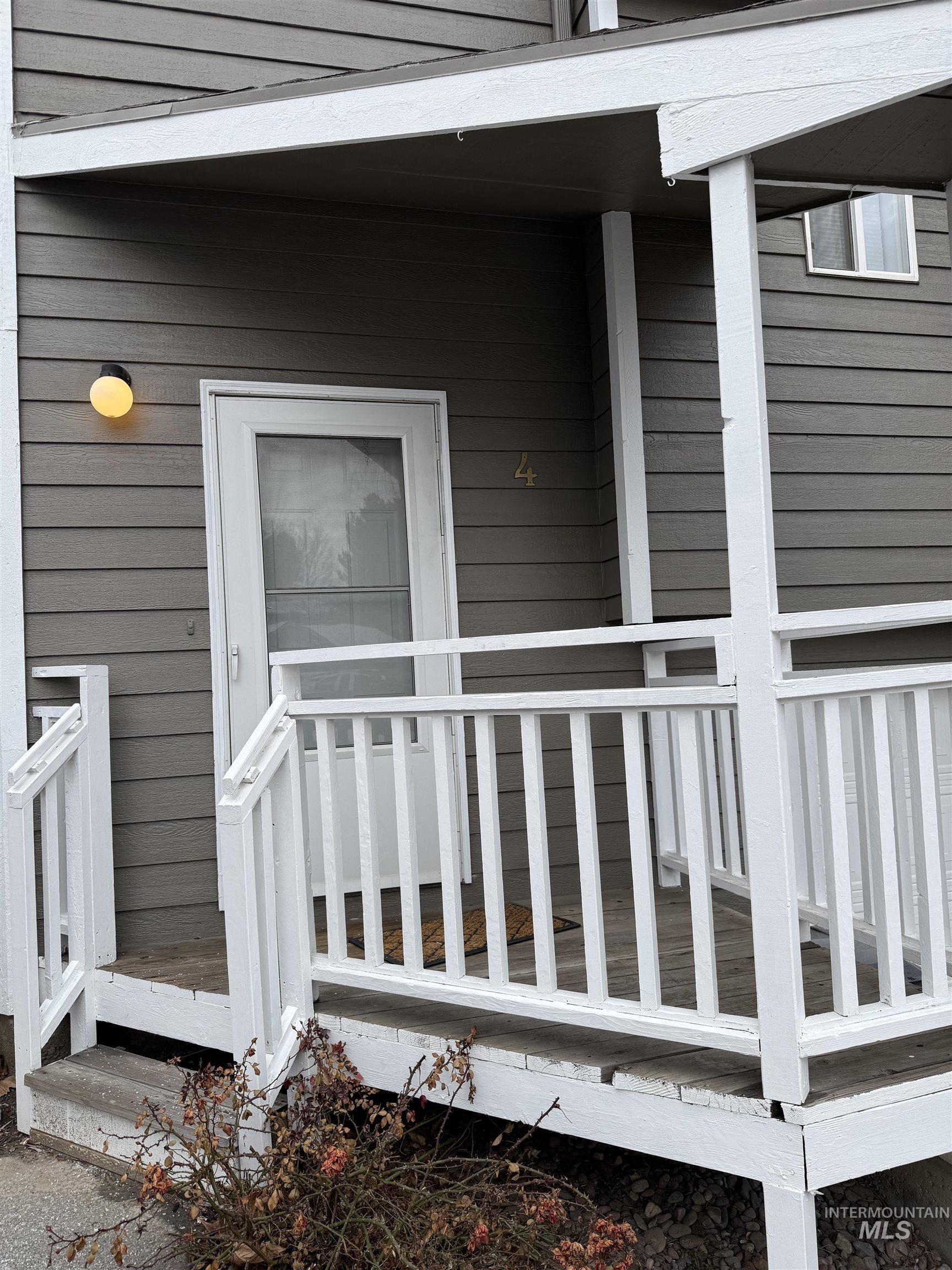 562 Deer Meadow Property Photo 28