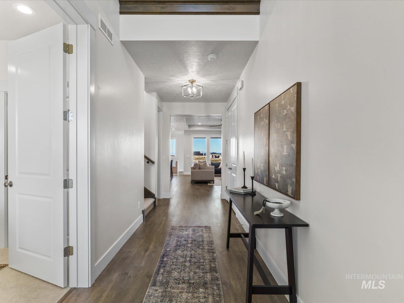 375 S Strut Way Property Photo 4