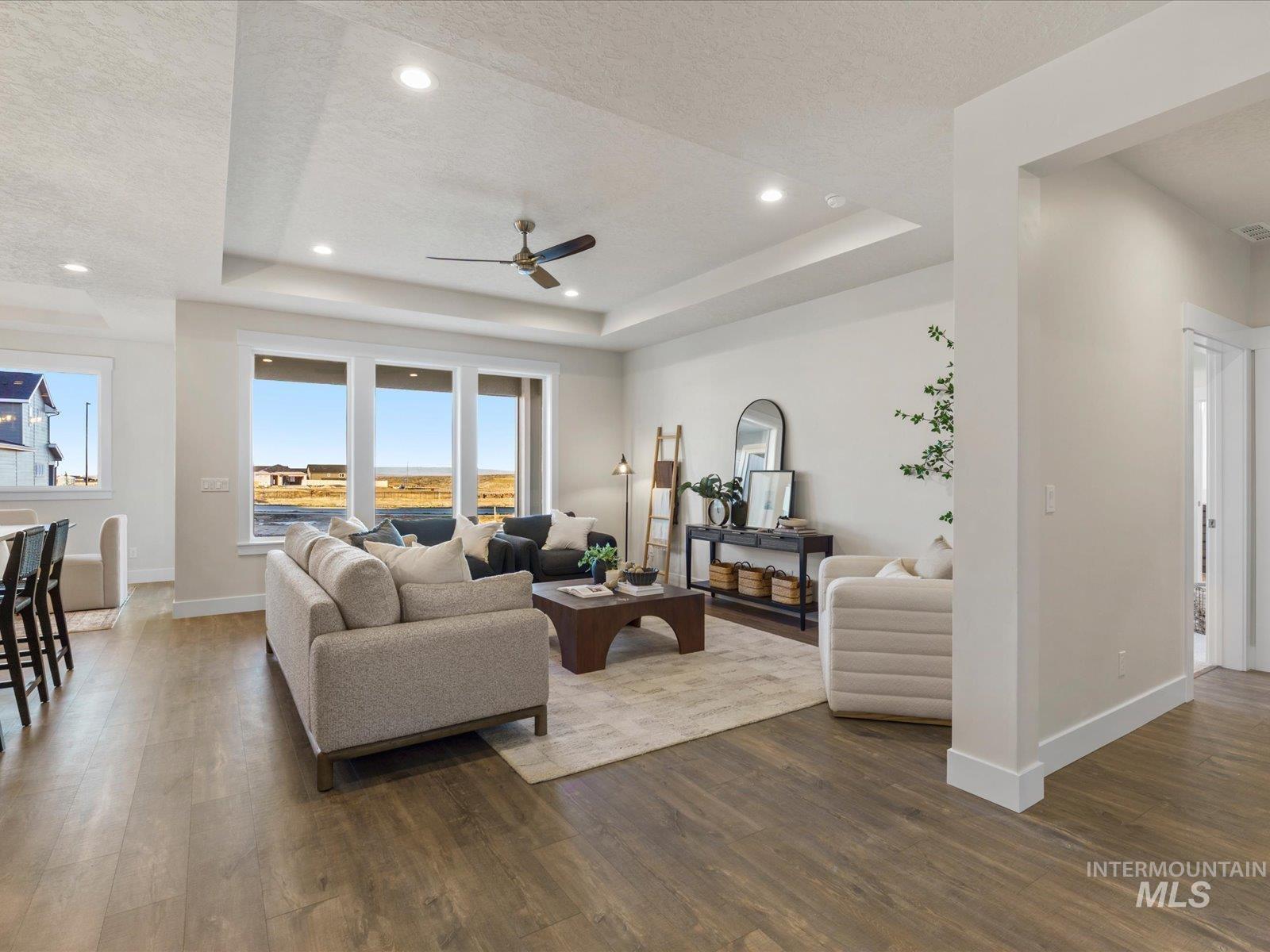 375 S Strut Way Property Photo 6