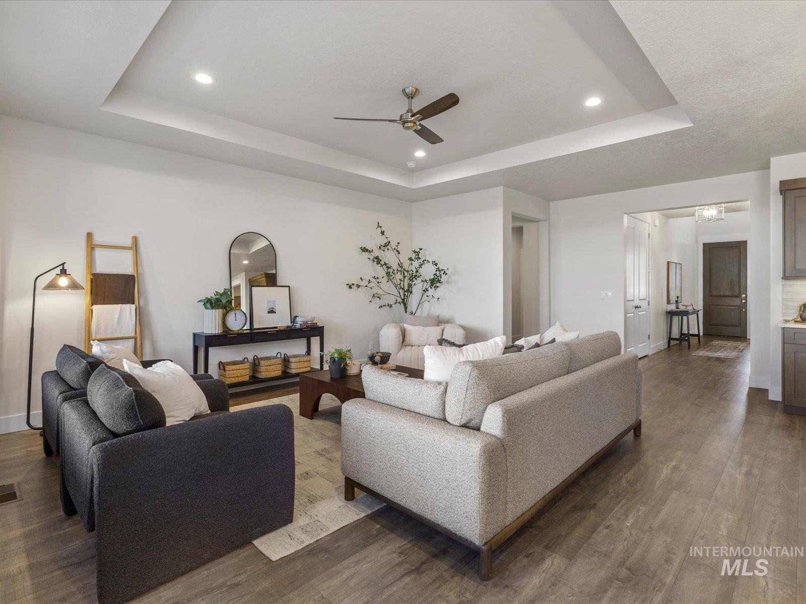 375 S Strut Way Property Photo 8