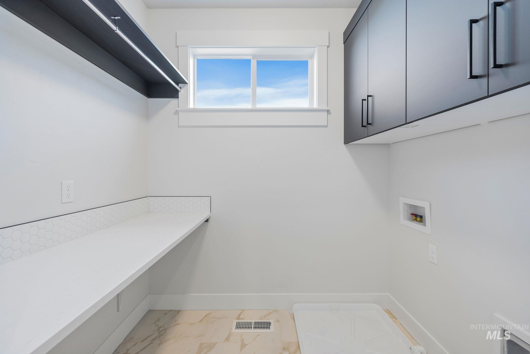 22 Bridger St Property Photo 27