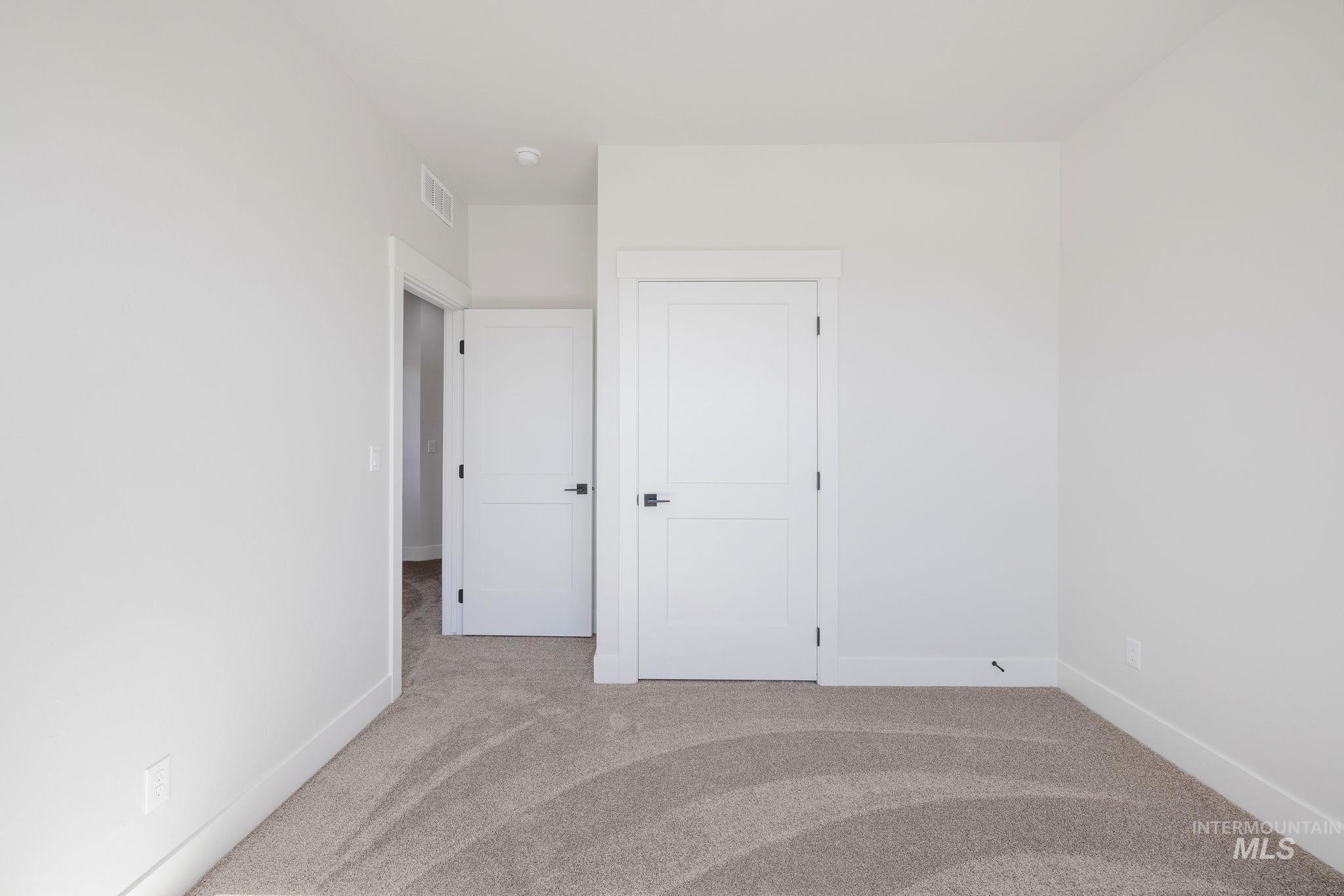 22 Bridger St Property Photo 31