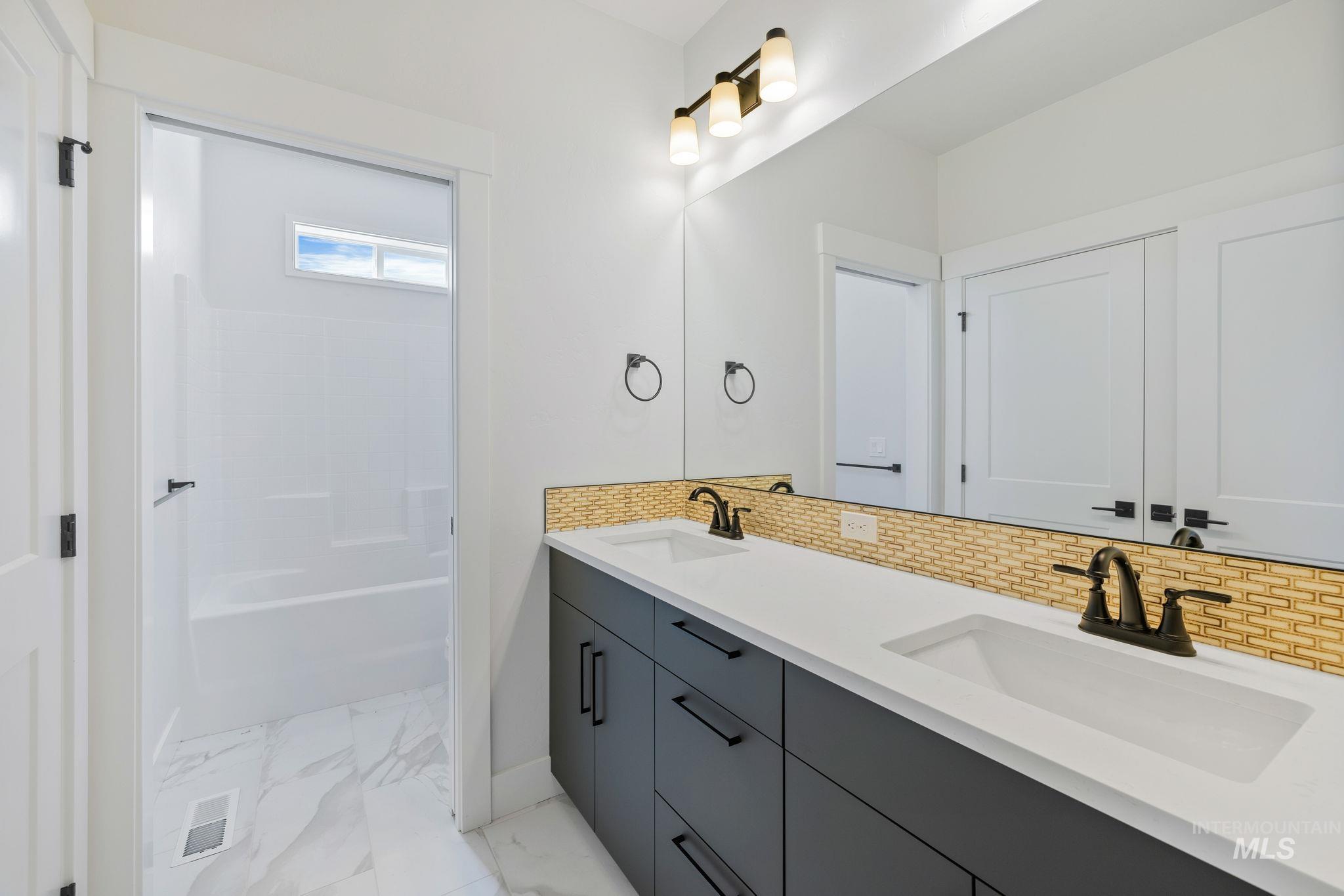 22 Bridger St Property Photo 32