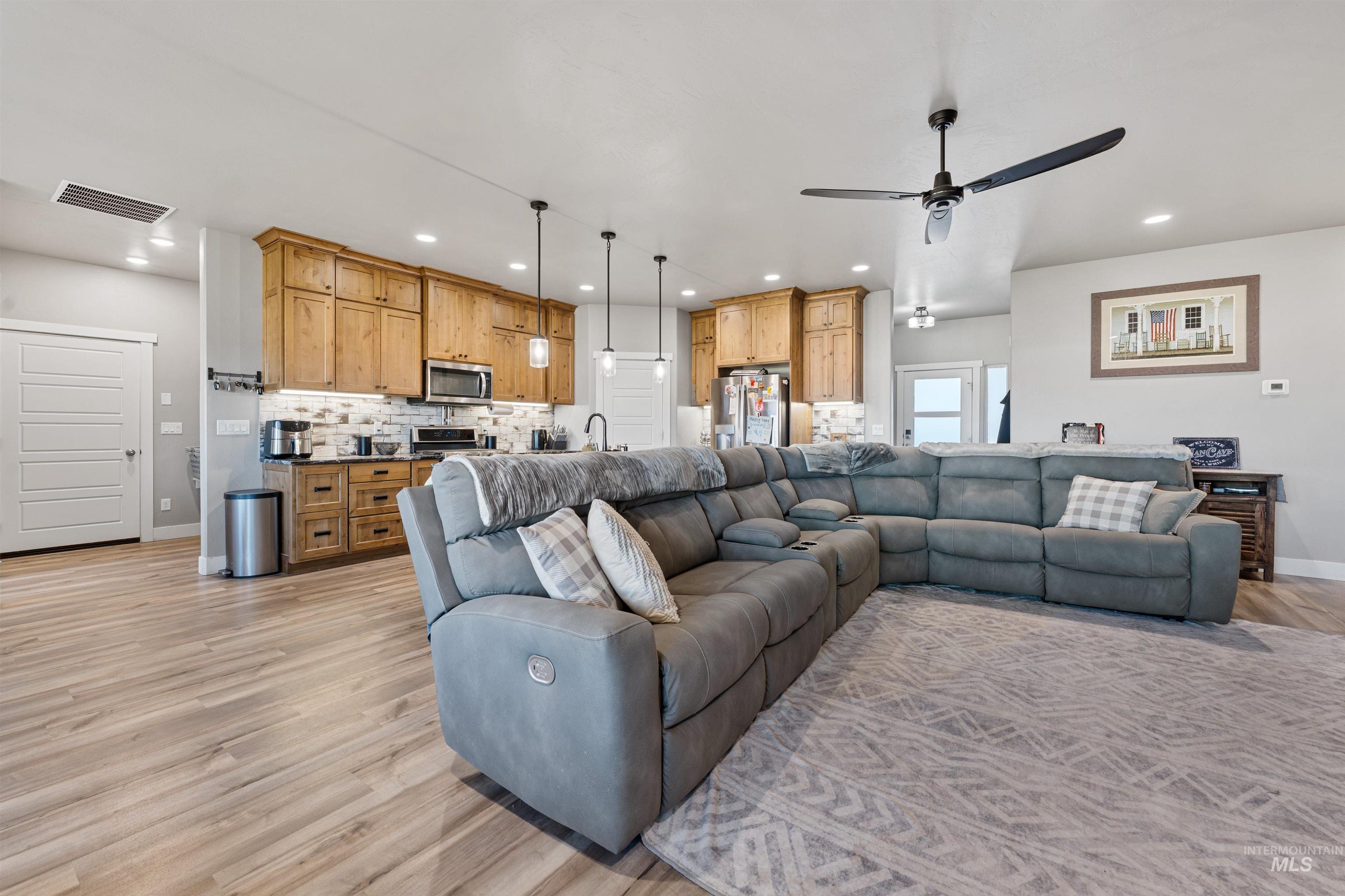 1005 Kenbrook Loop Property Photo 5