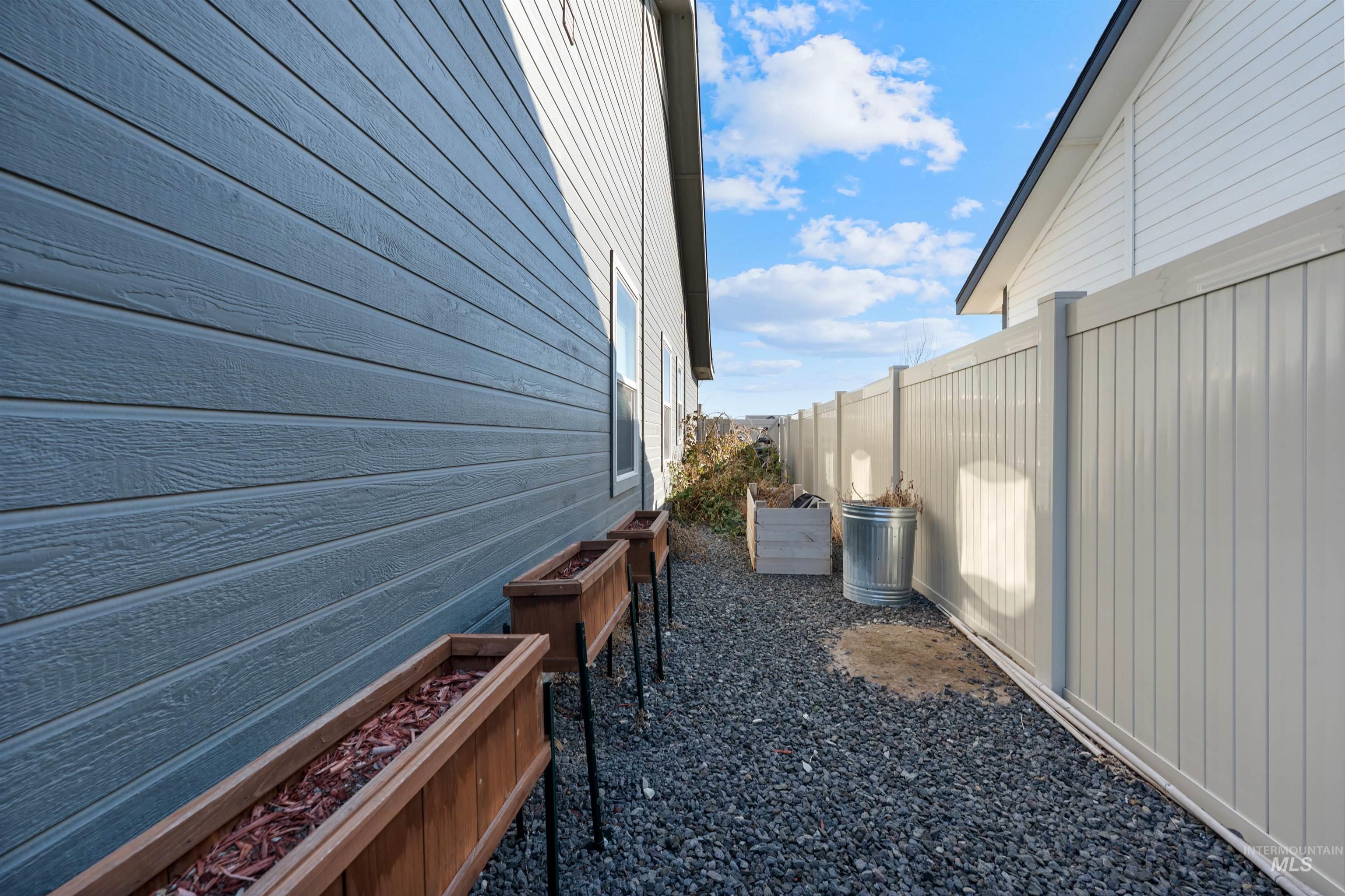 1005 Kenbrook Loop Property Photo 42