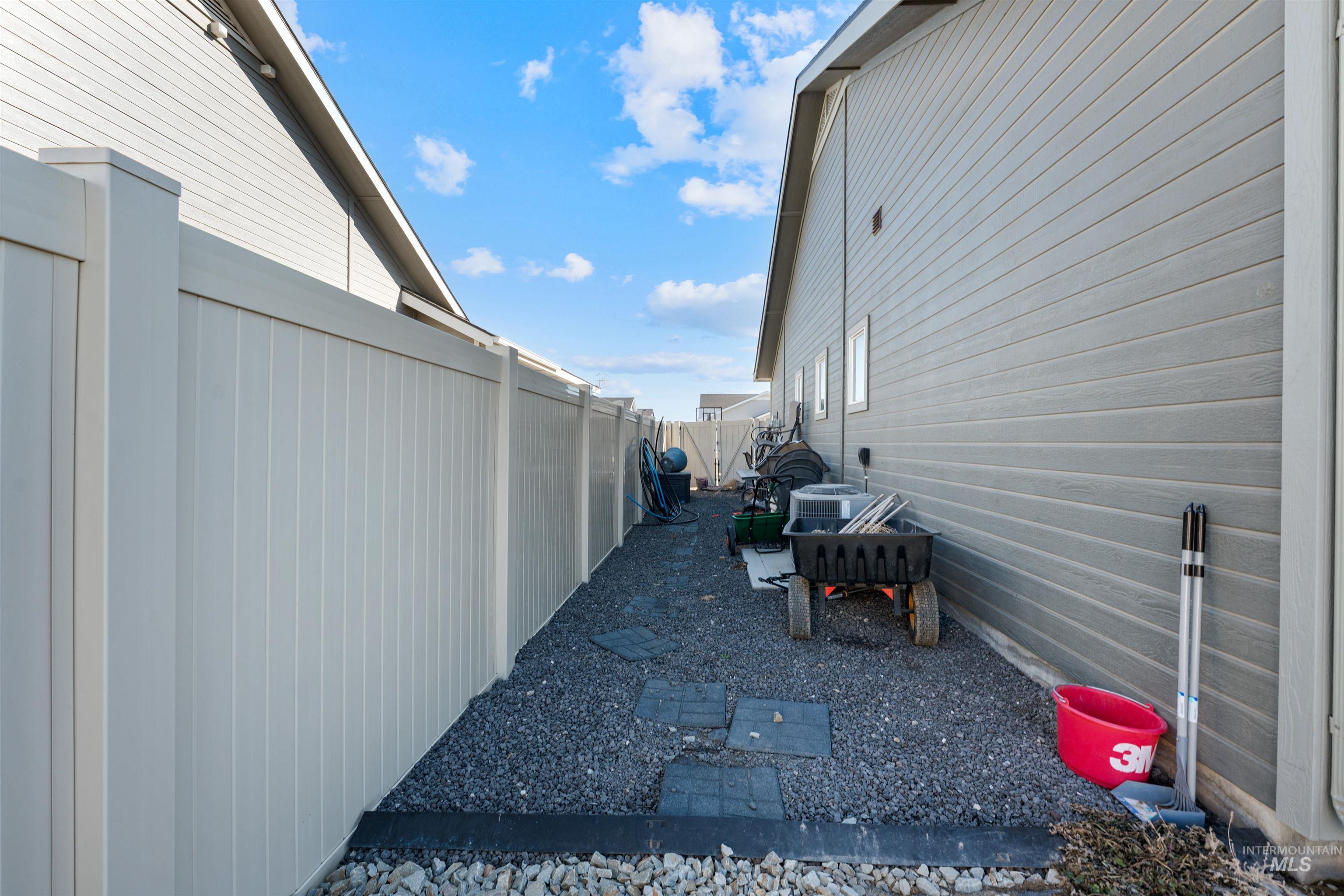 1005 Kenbrook Loop Property Photo 43
