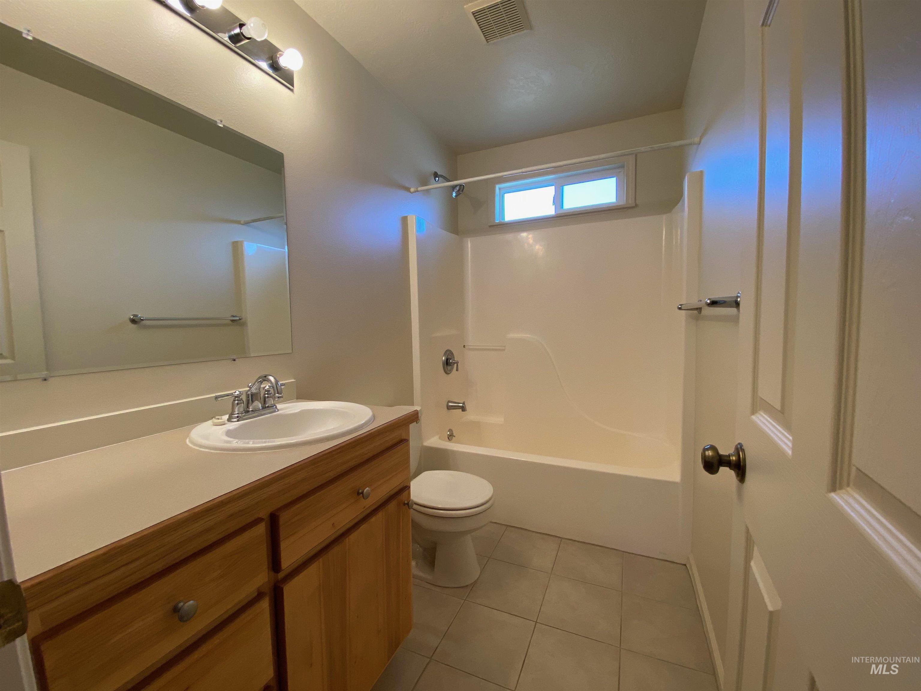 109 Adams St. Property Photo 6