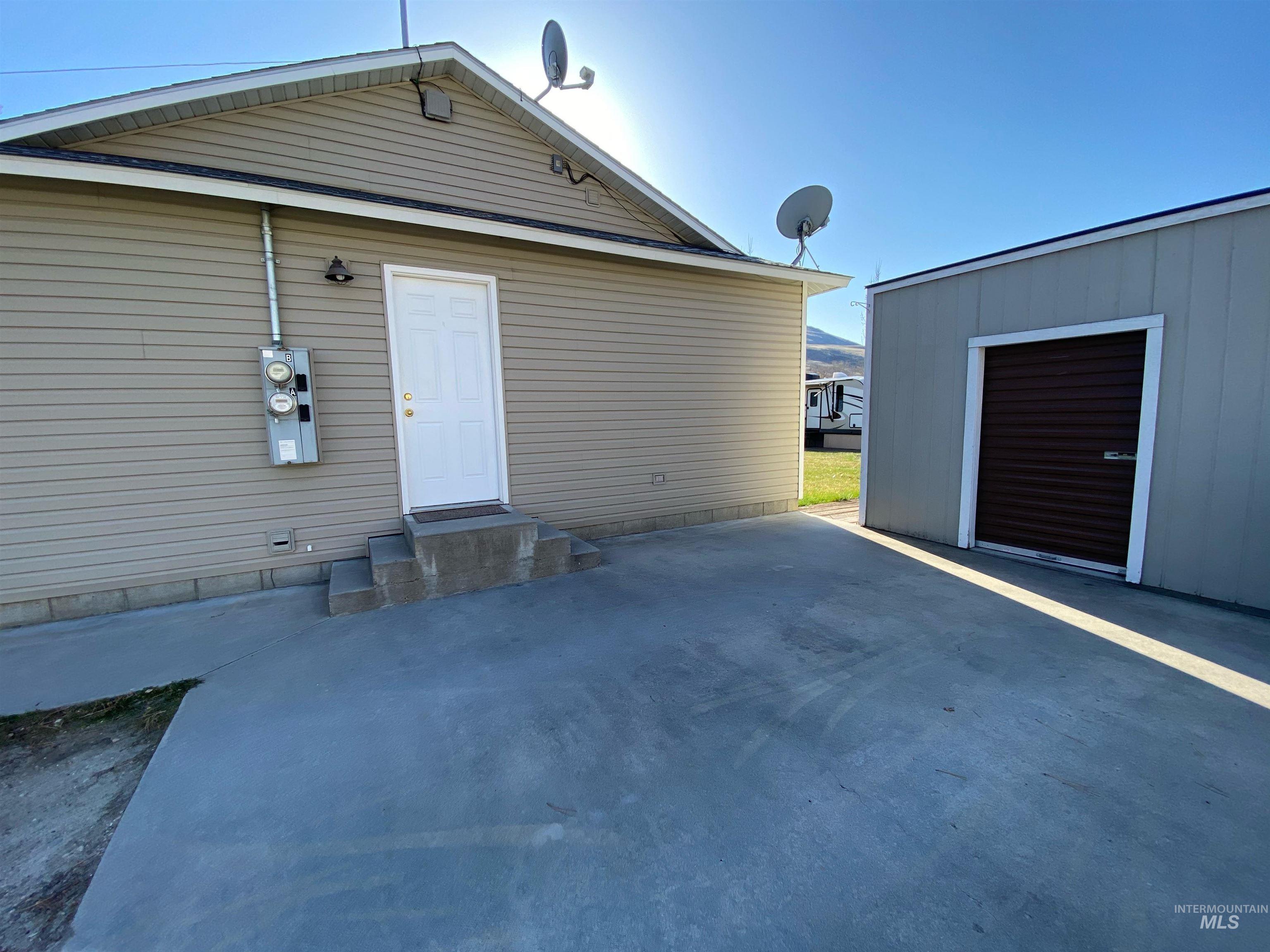 109 Adams St. Property Photo 8