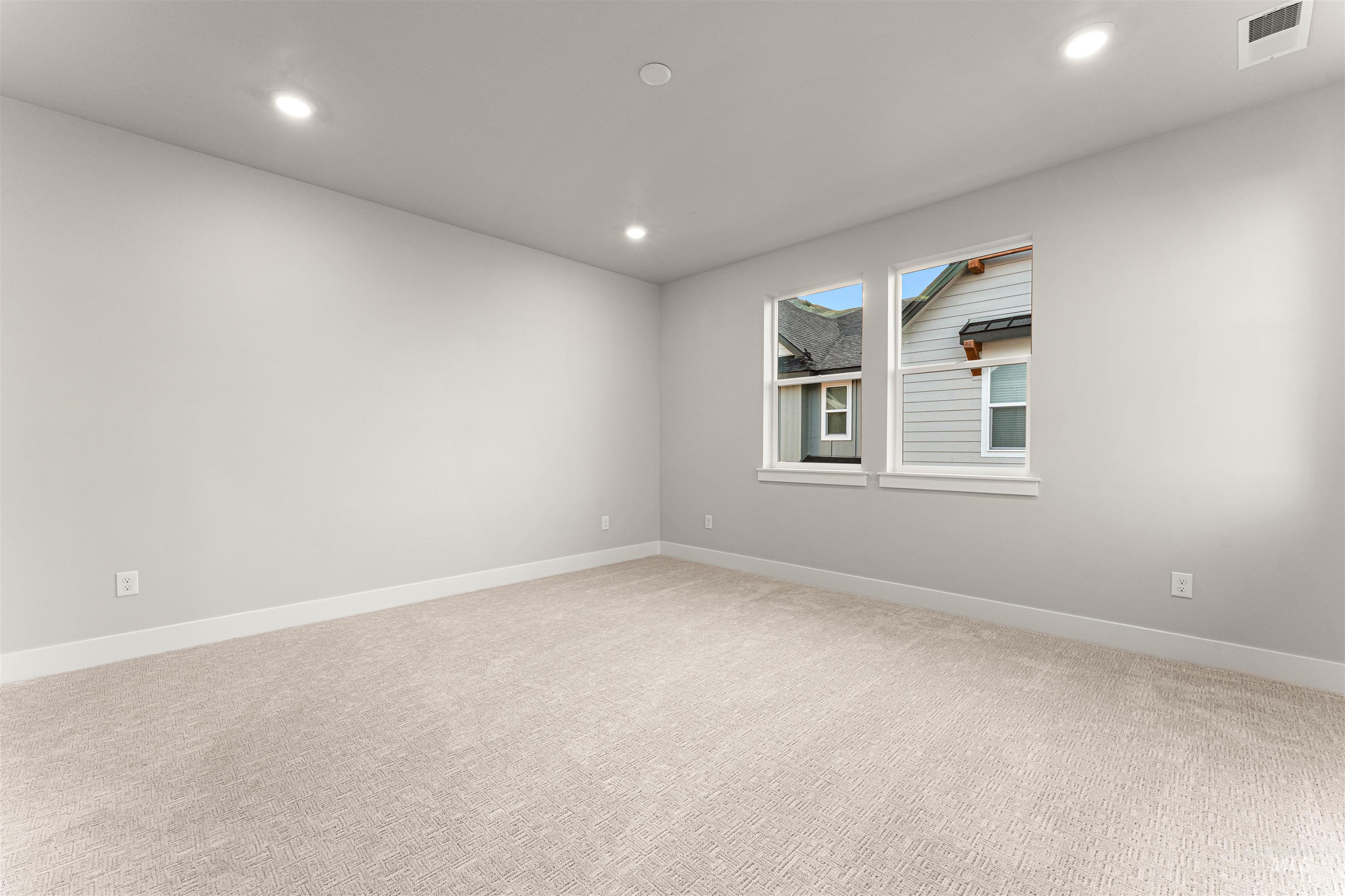 161 S Quincannon Ave. Property Photo 10