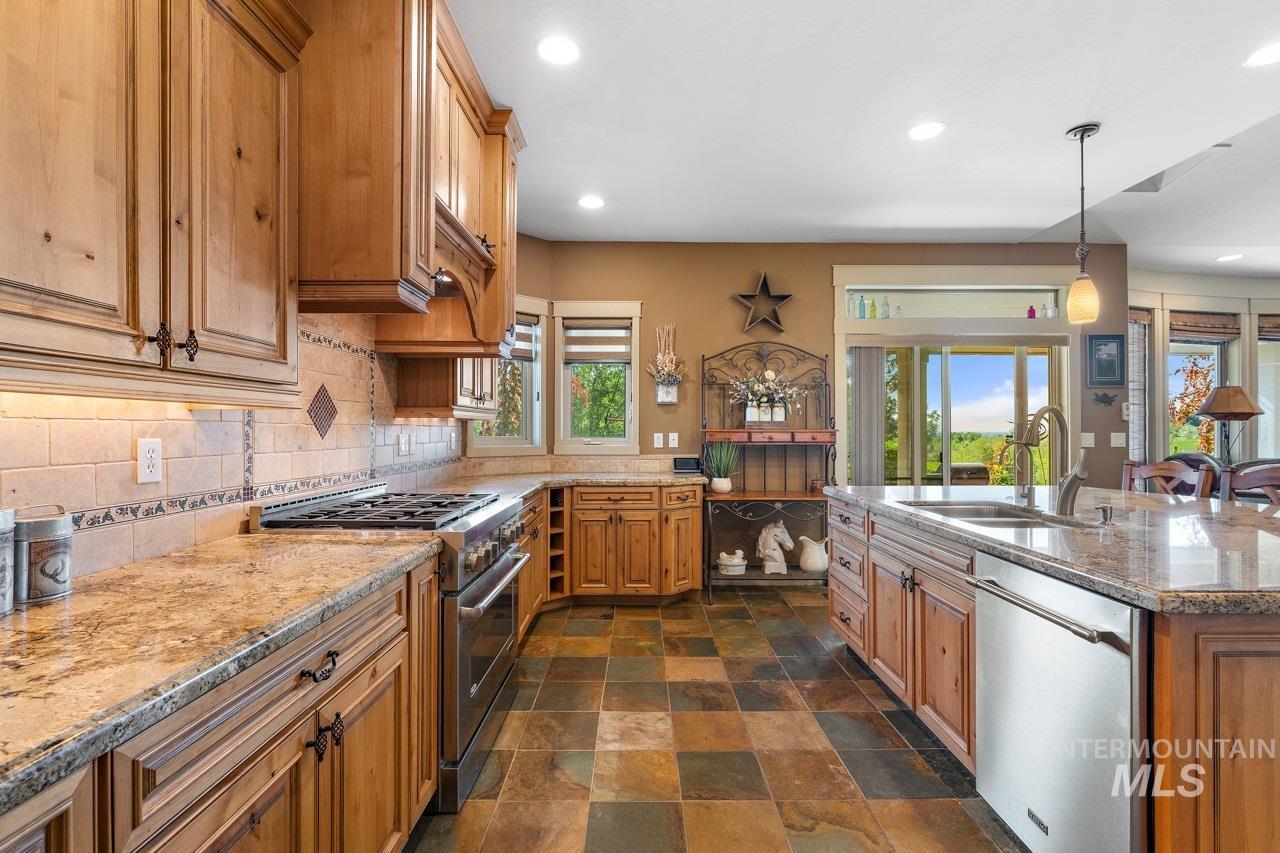 4532 Oak Road Property Photo 14