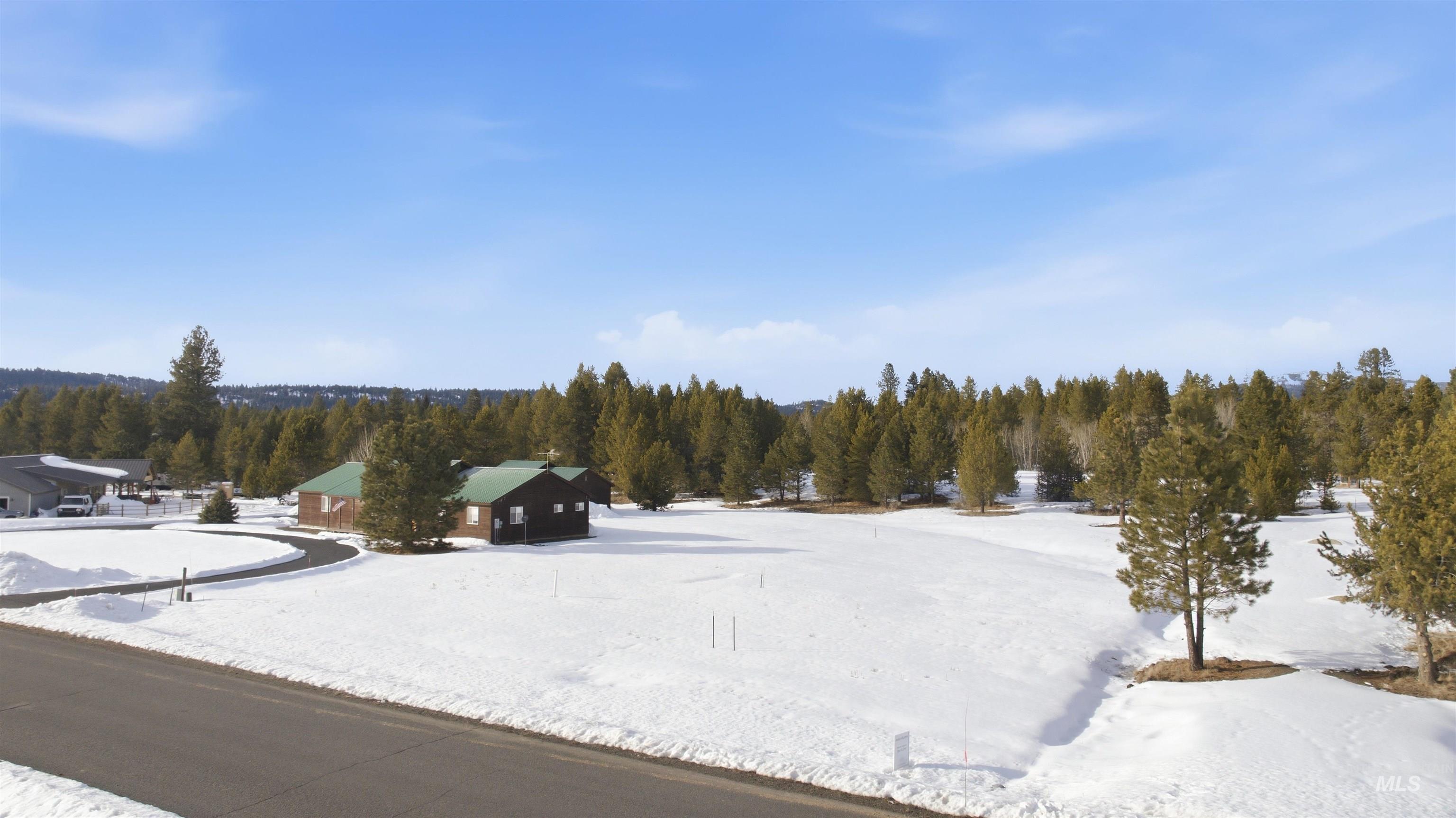 969 Valley View Dr Property Photo 7
