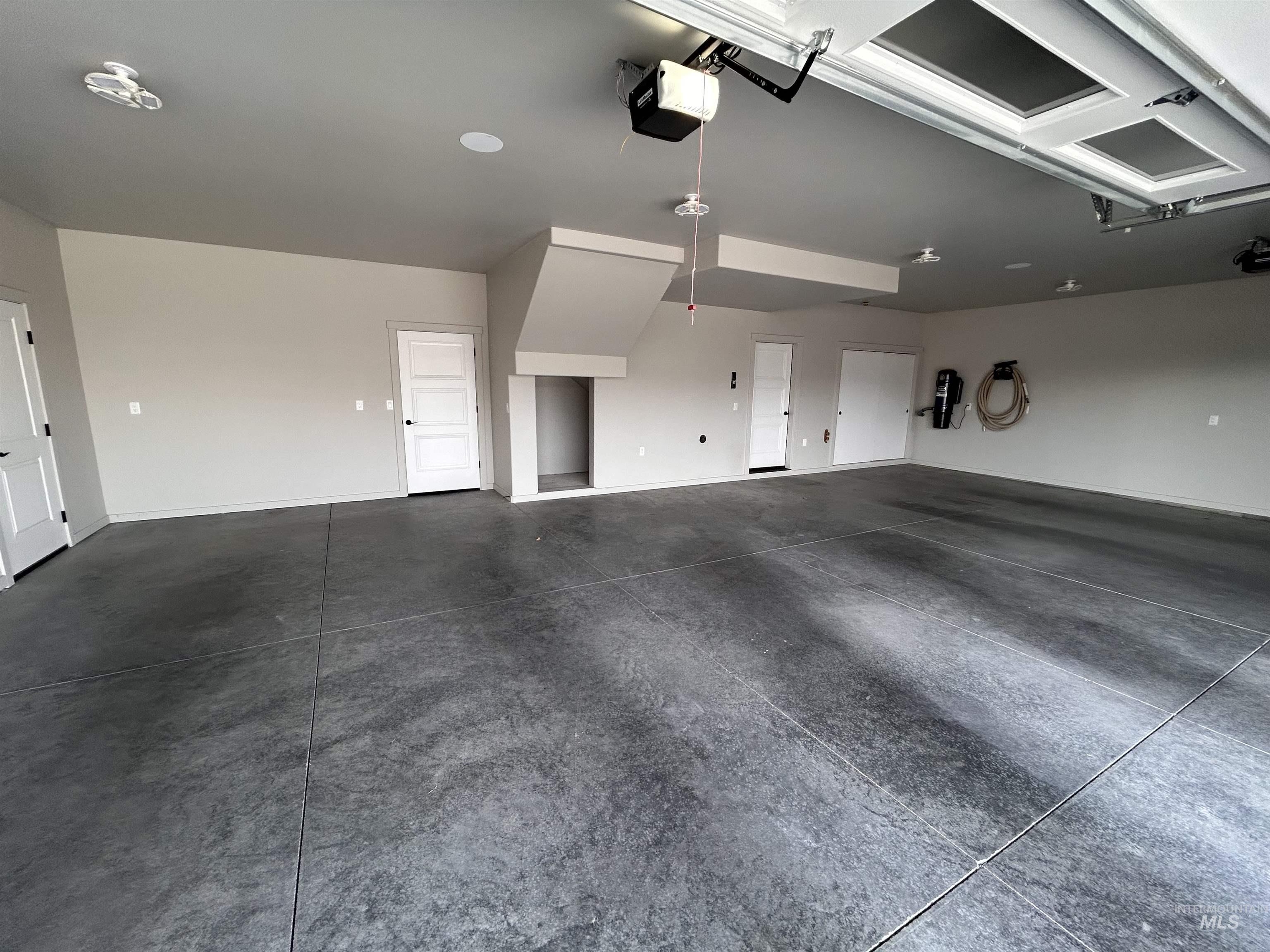 2264 Detweiler Pl. Property Photo 2