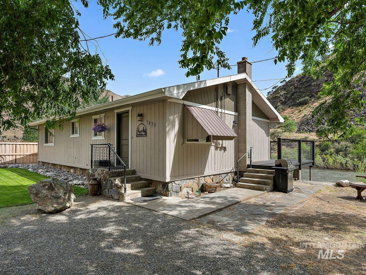 7438 Hwy 95 S Property Photo 1