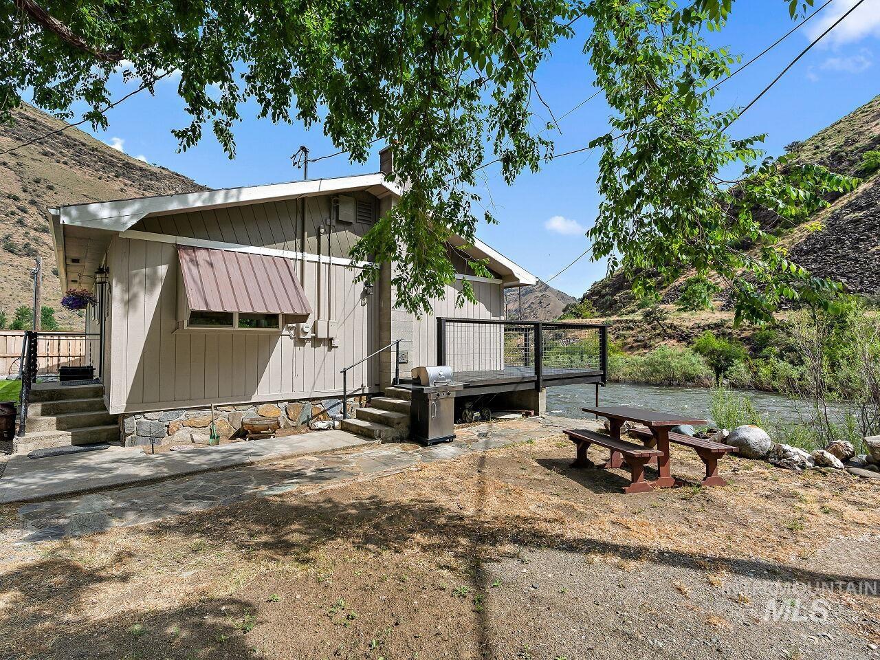 7438 Hwy 95 S Property Photo 3