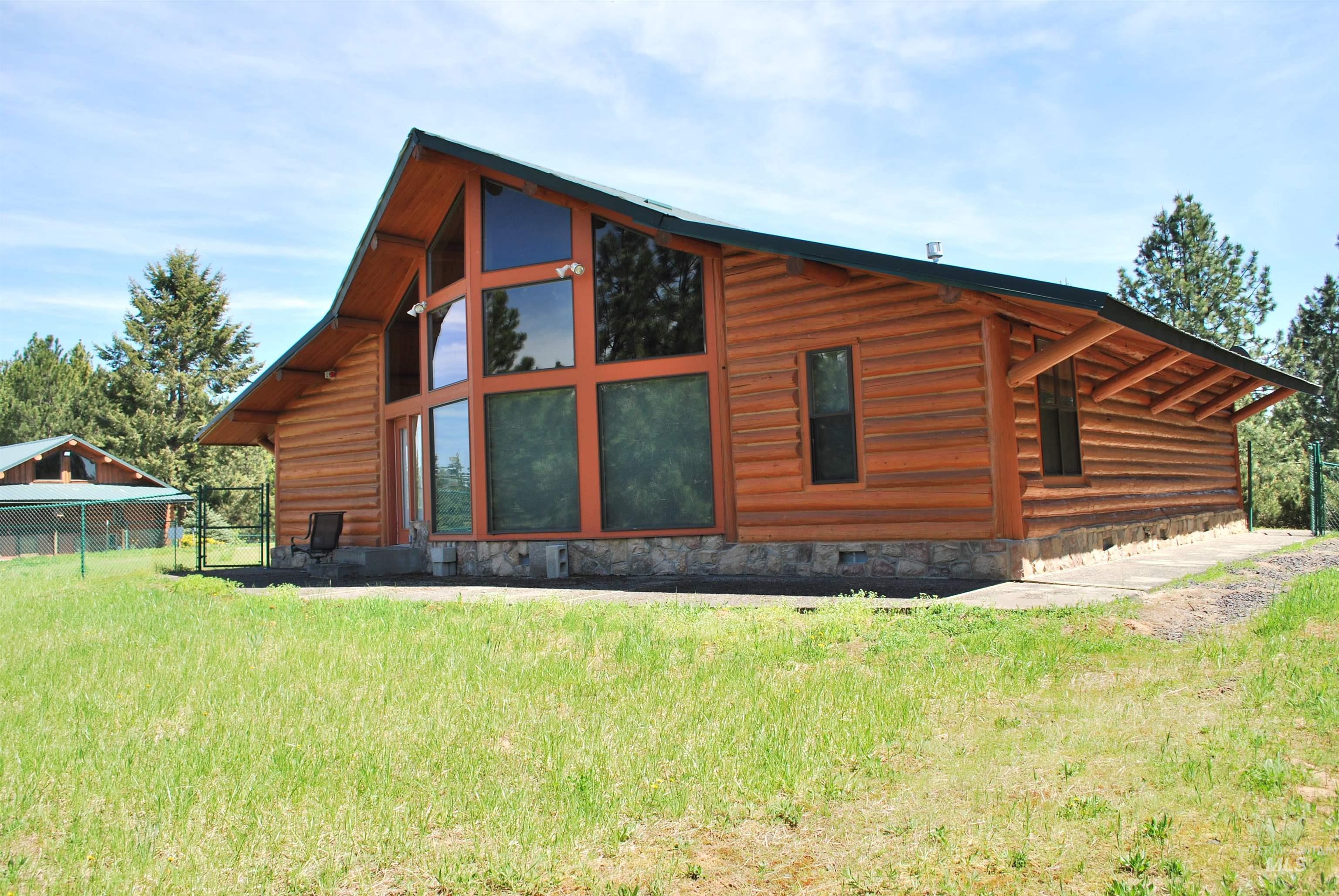 4975 Middle Road Property Photo 3