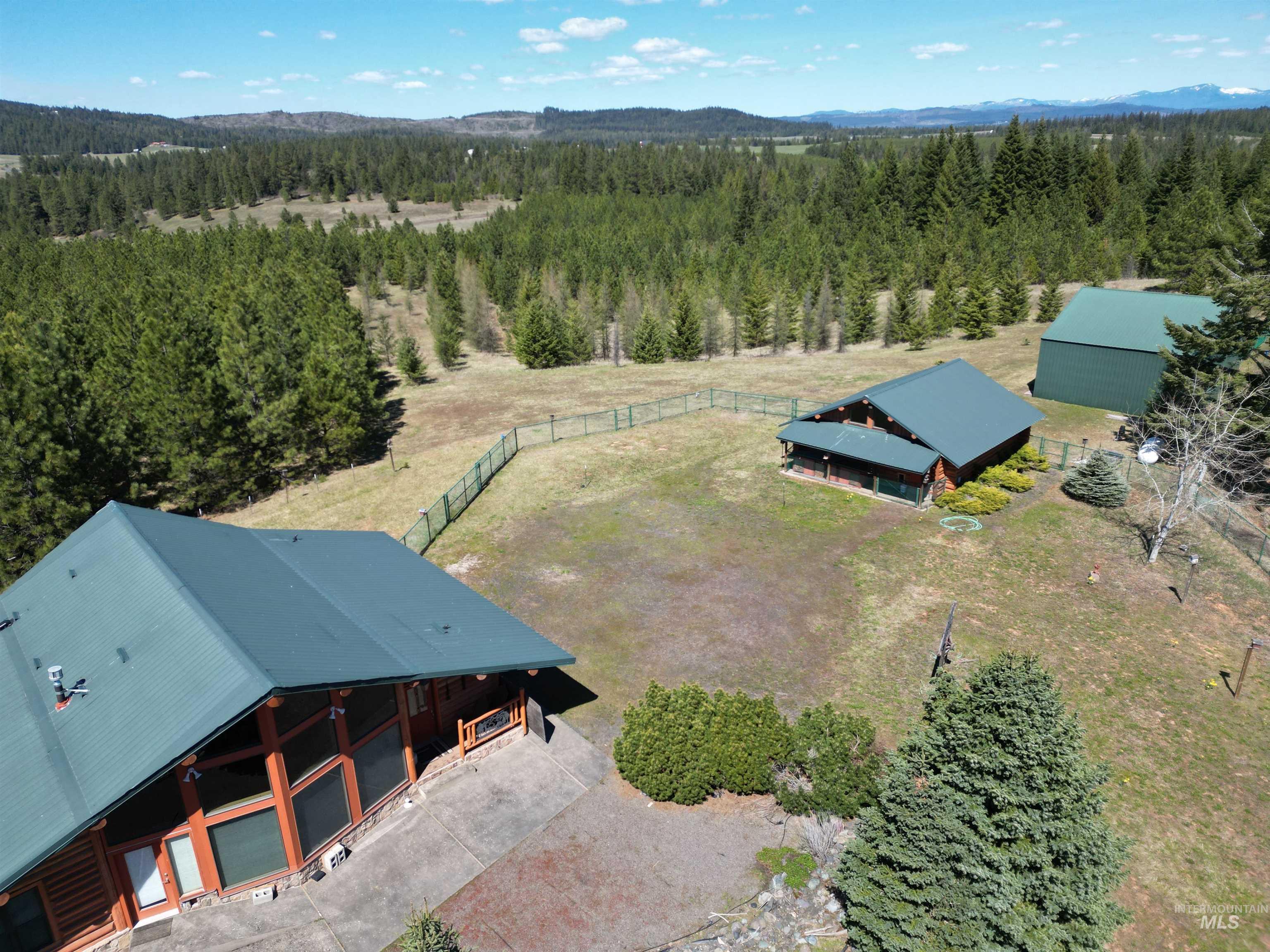 4975 Middle Road Property Photo 8