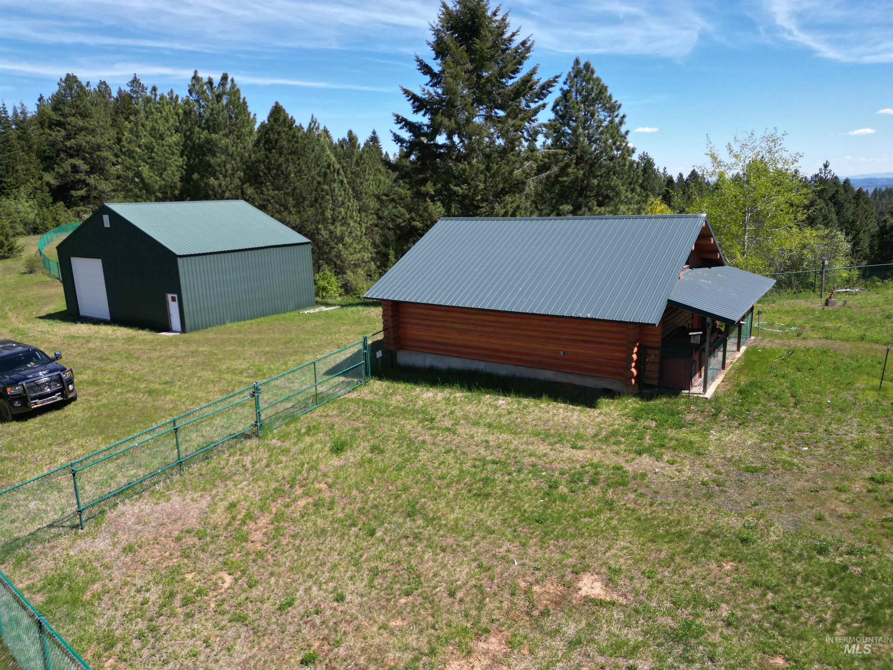 4975 Middle Road Property Photo 12