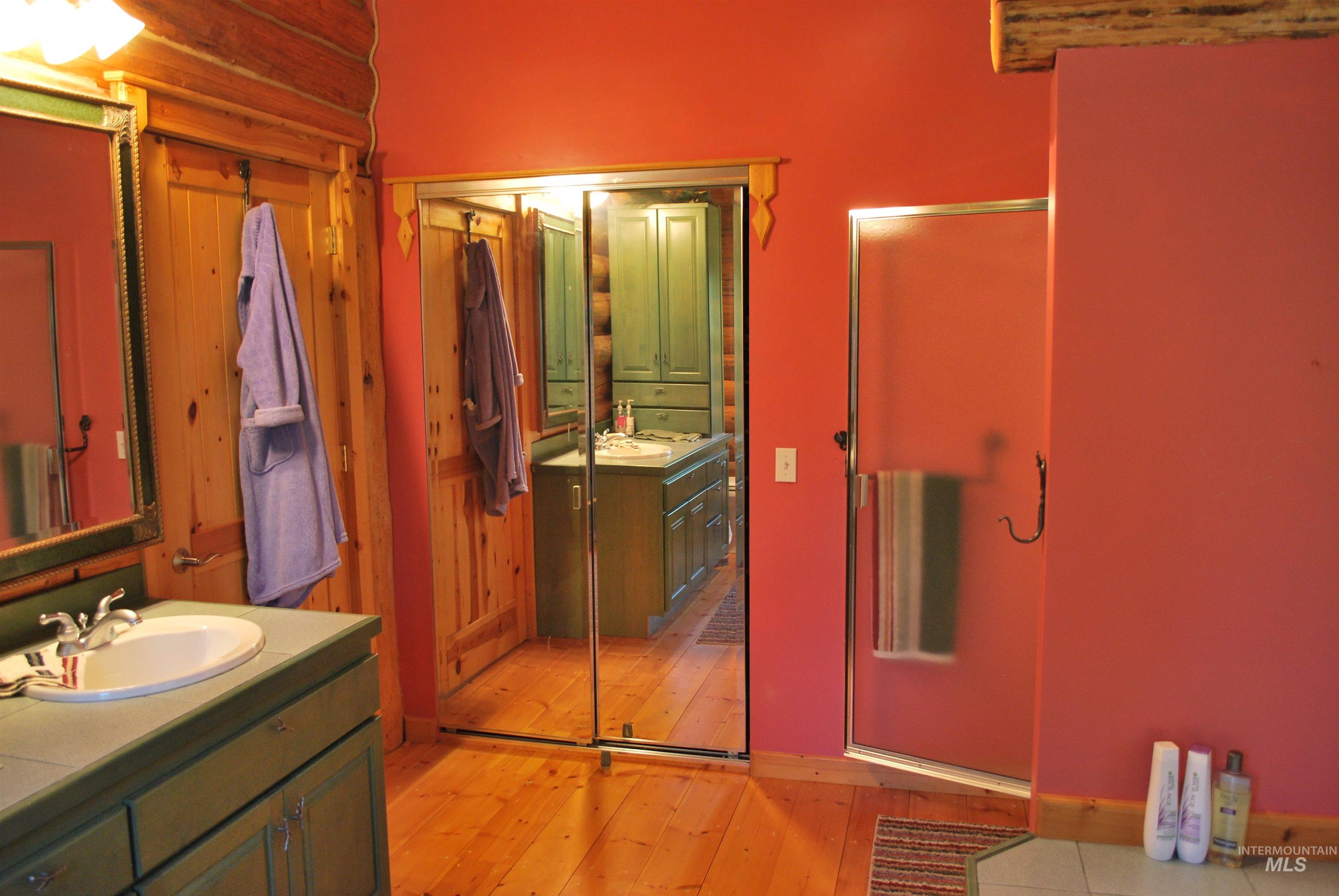 4975 Middle Road Property Photo 17