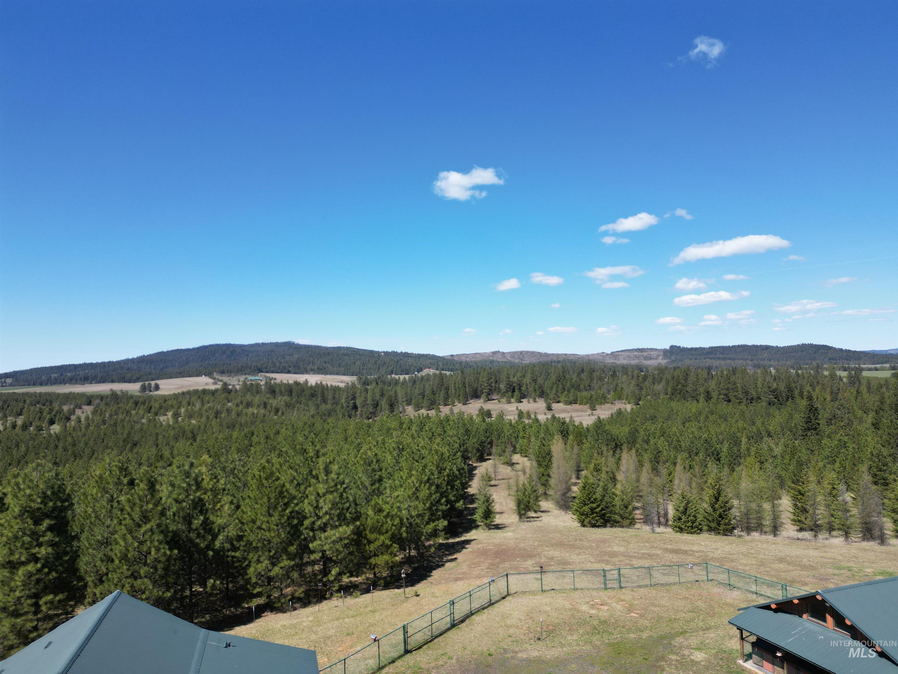 4975 Middle Road Property Photo 36