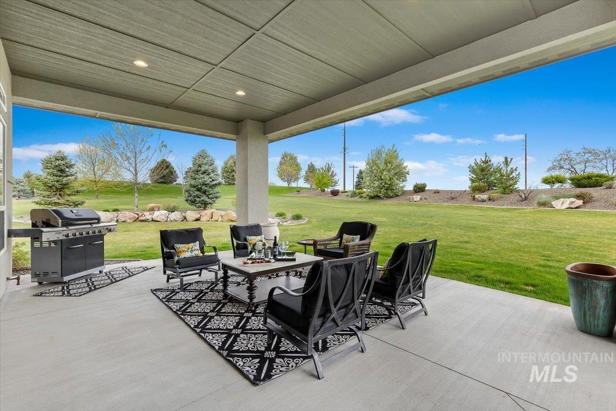 15465 Syrah Ct Property Photo 6