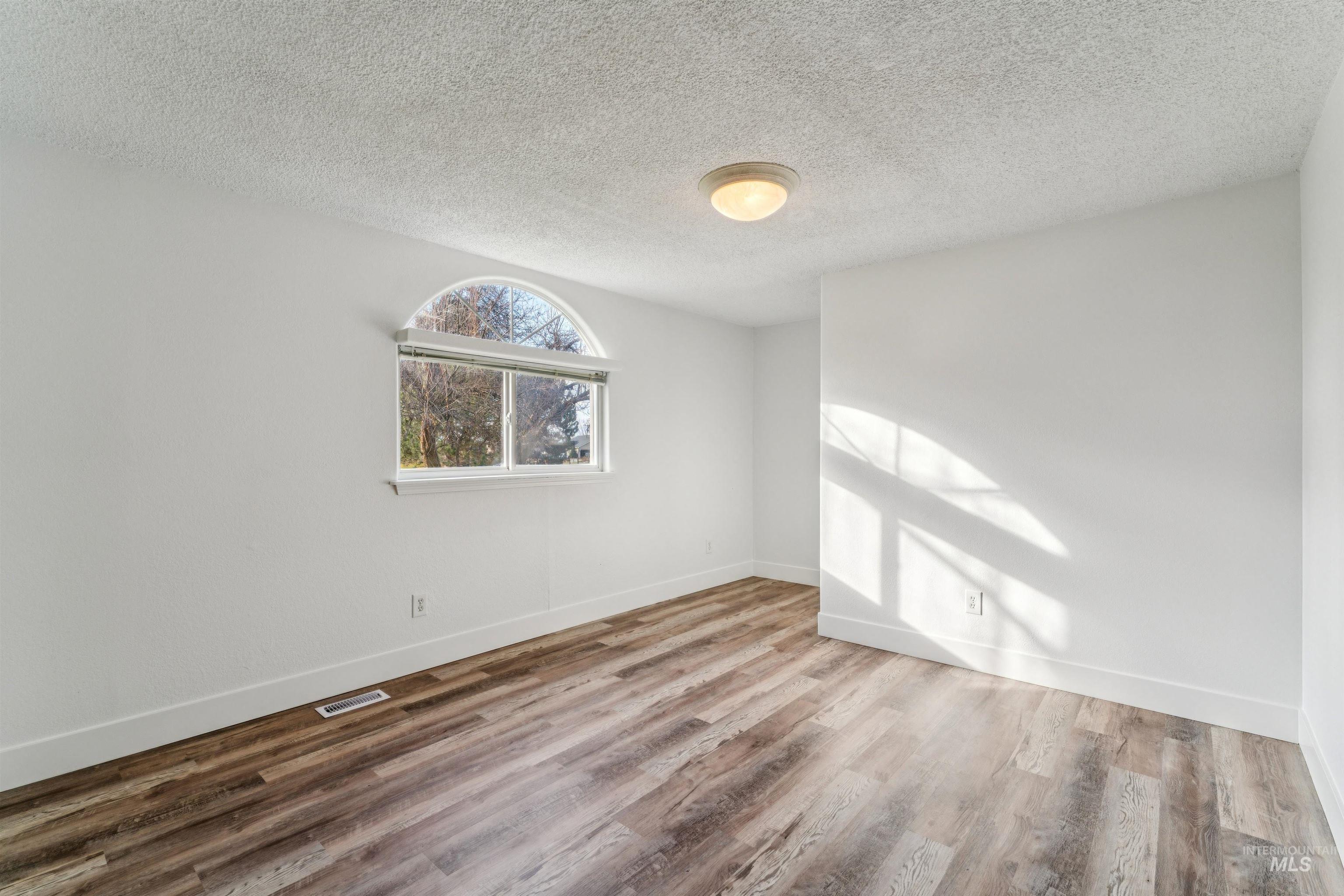 25164 Lansing Lane Property Photo 22