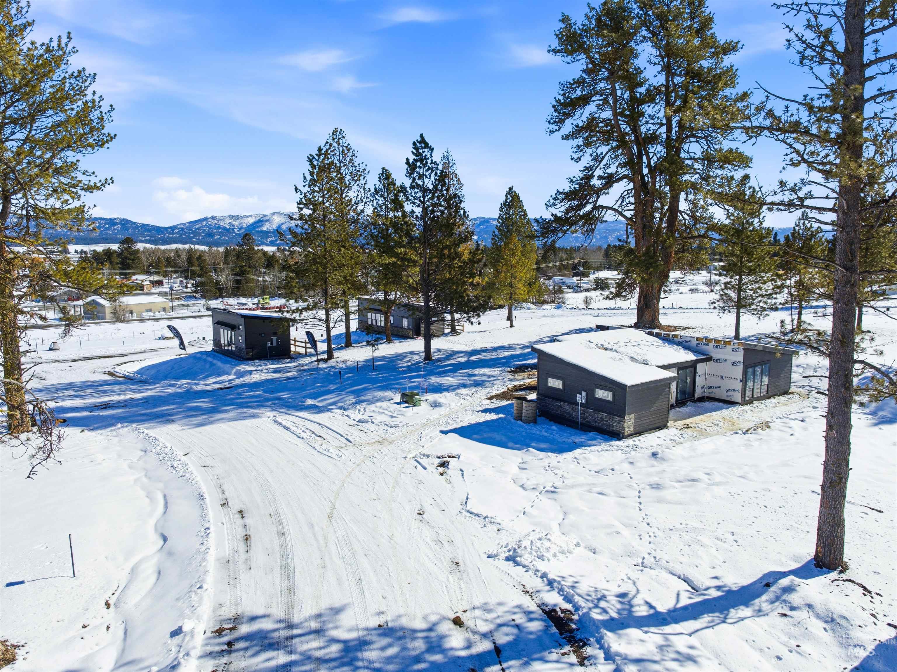 172 Raven Loop Property Photo 3