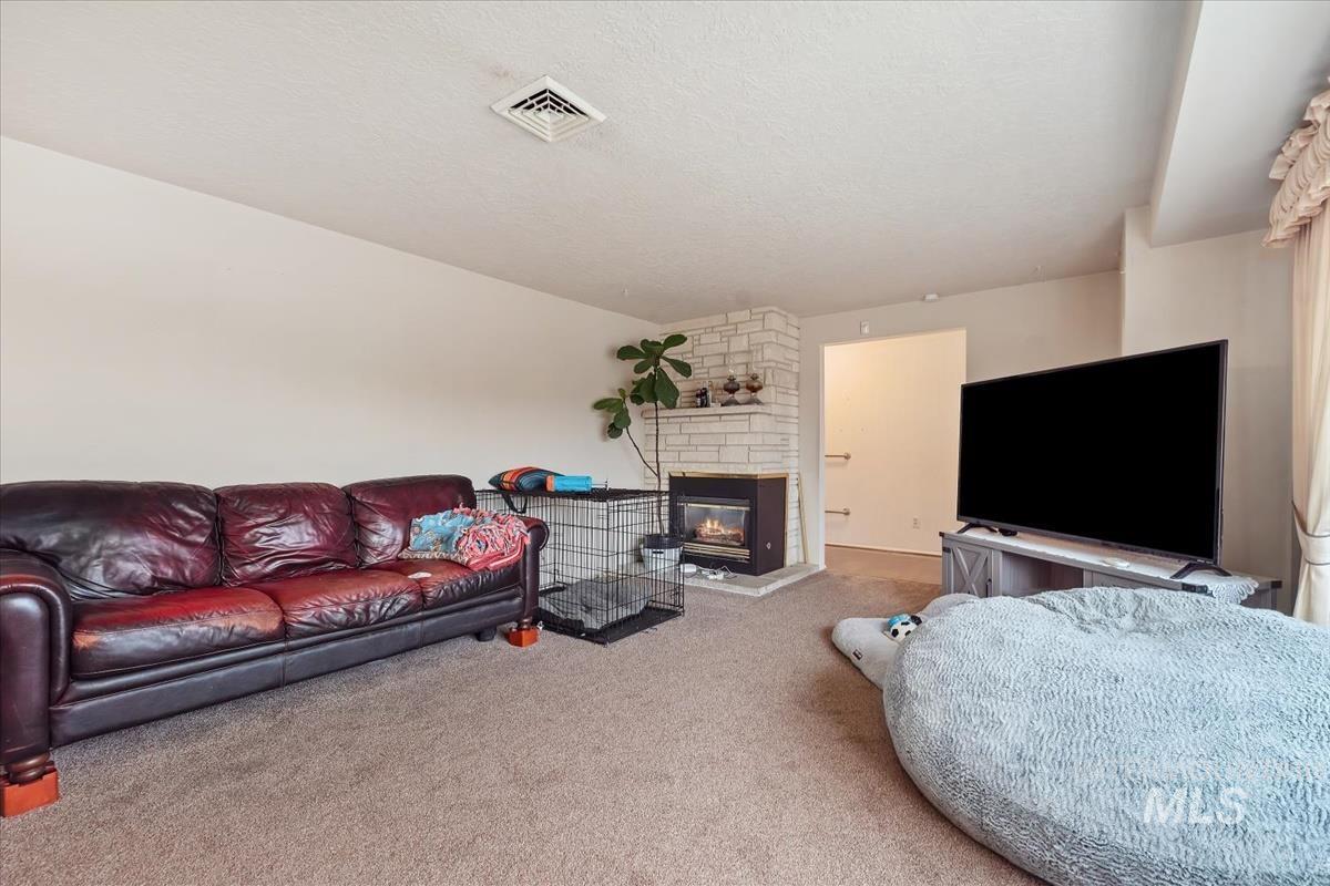 11360 W Lake Hazel Rd Property Photo 6