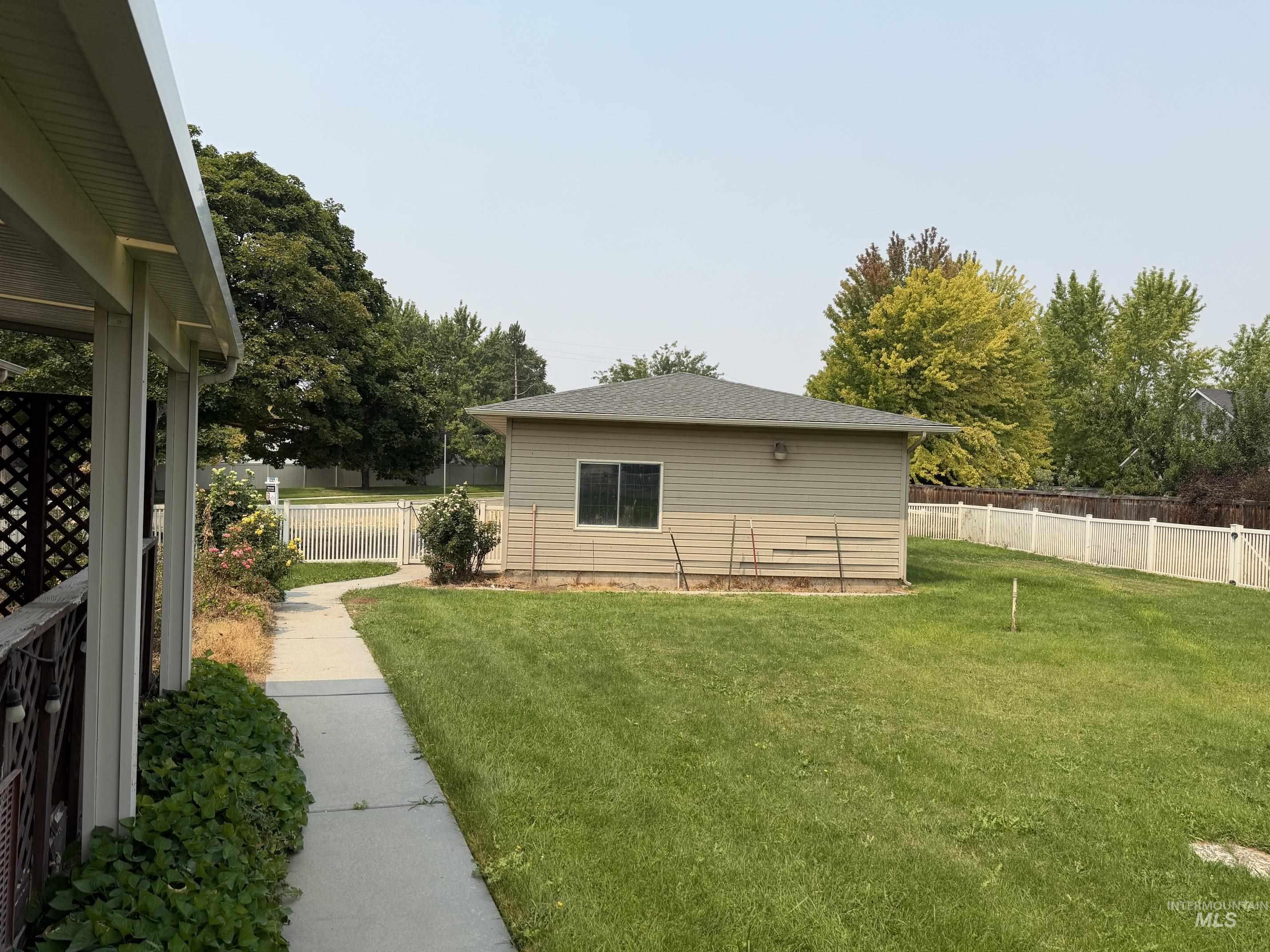 11360 W Lake Hazel Rd Property Photo 35