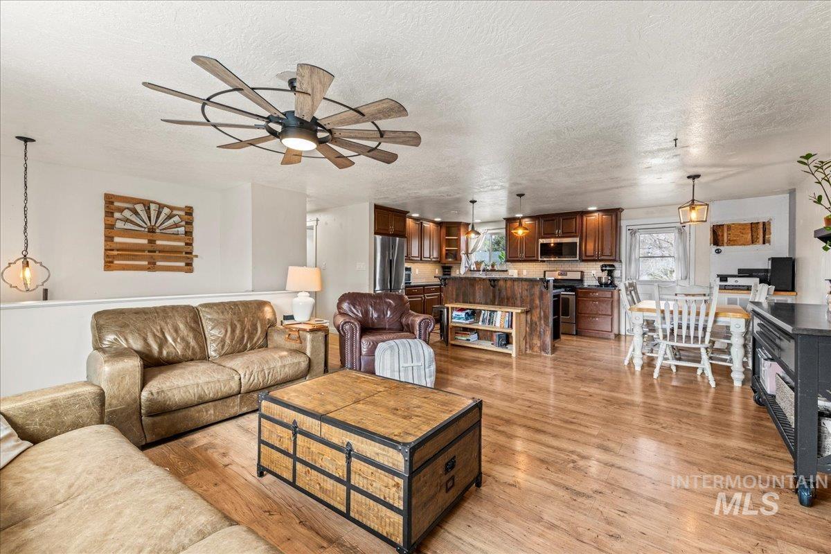2319 Polk St Property Photo 4