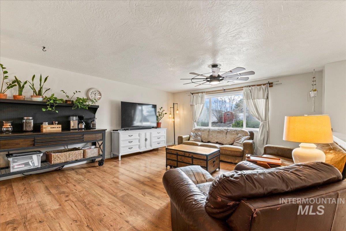 2319 Polk St Property Photo 5