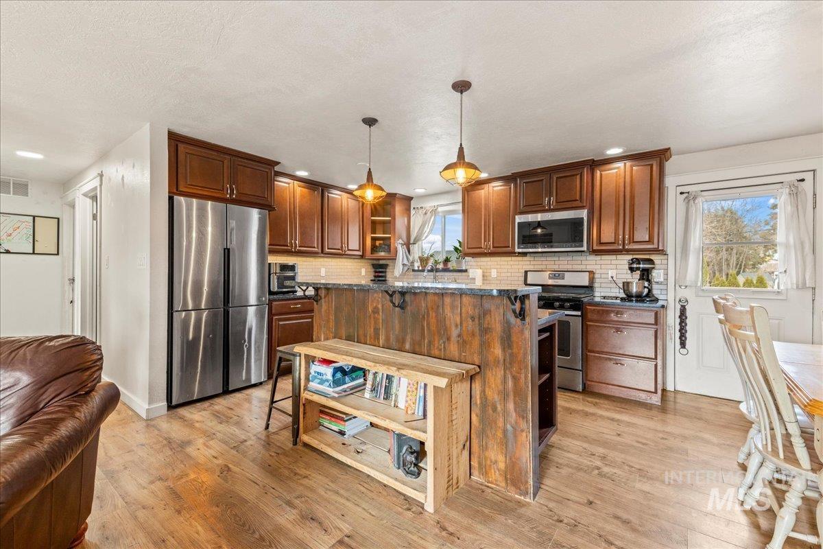2319 Polk St Property Photo 6