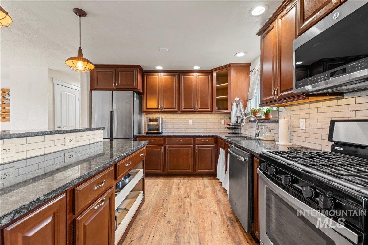 2319 Polk St Property Photo 7