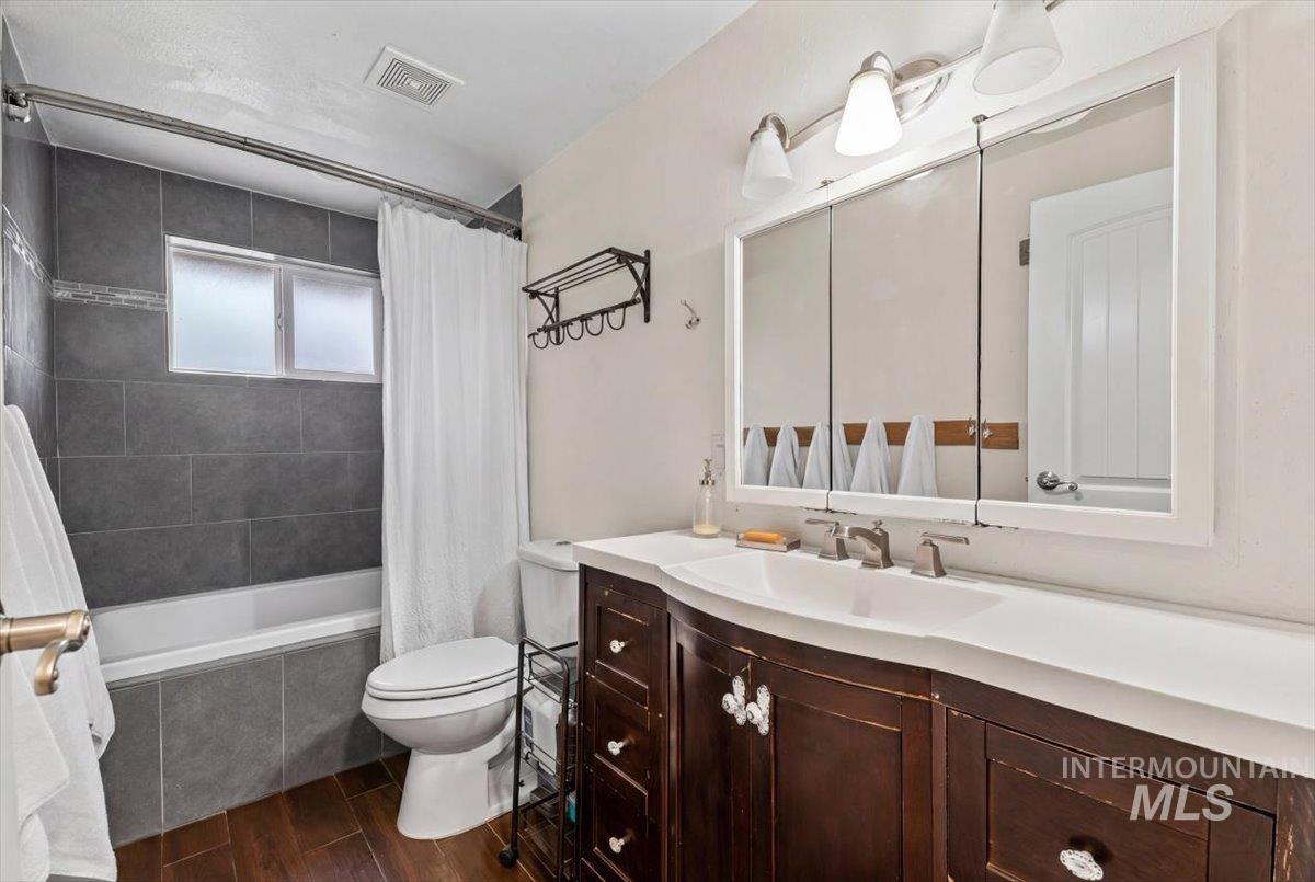 2319 Polk St Property Photo 12