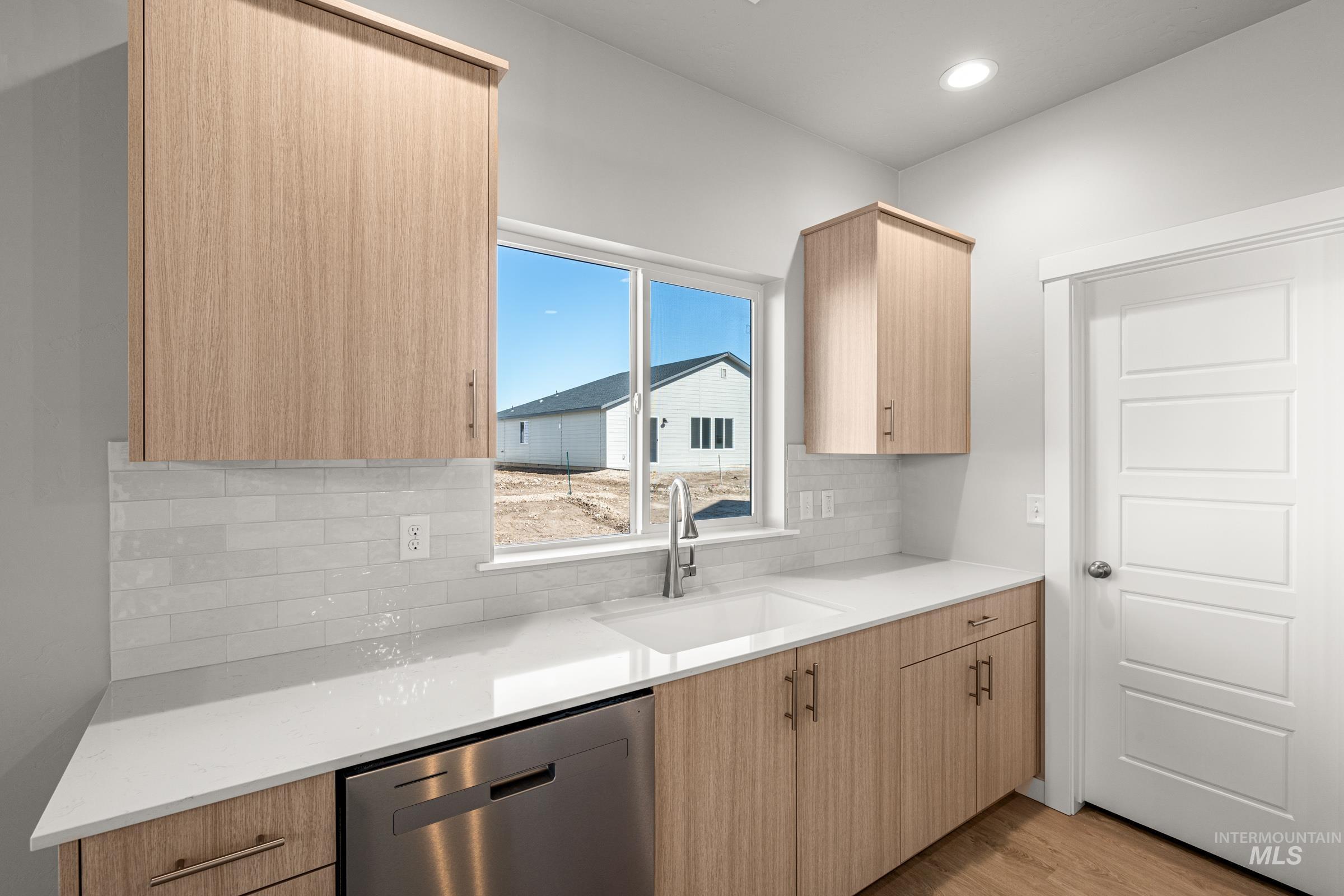 6642 W Black Butte Dr Property Photo 6