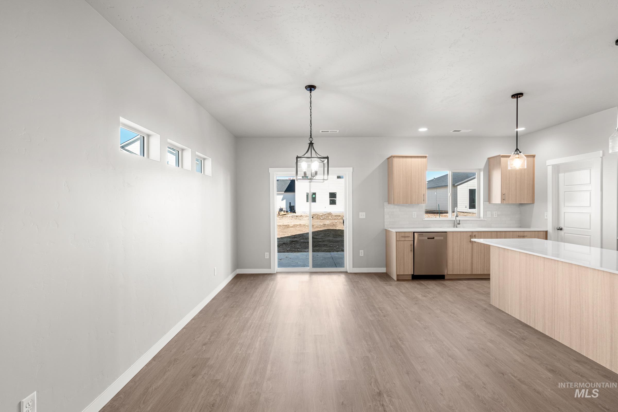6642 W Black Butte Dr Property Photo 7