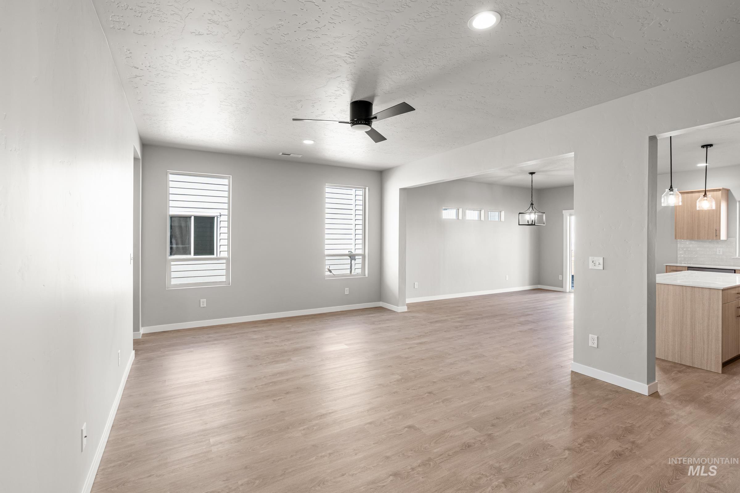 6642 W Black Butte Dr Property Photo 9