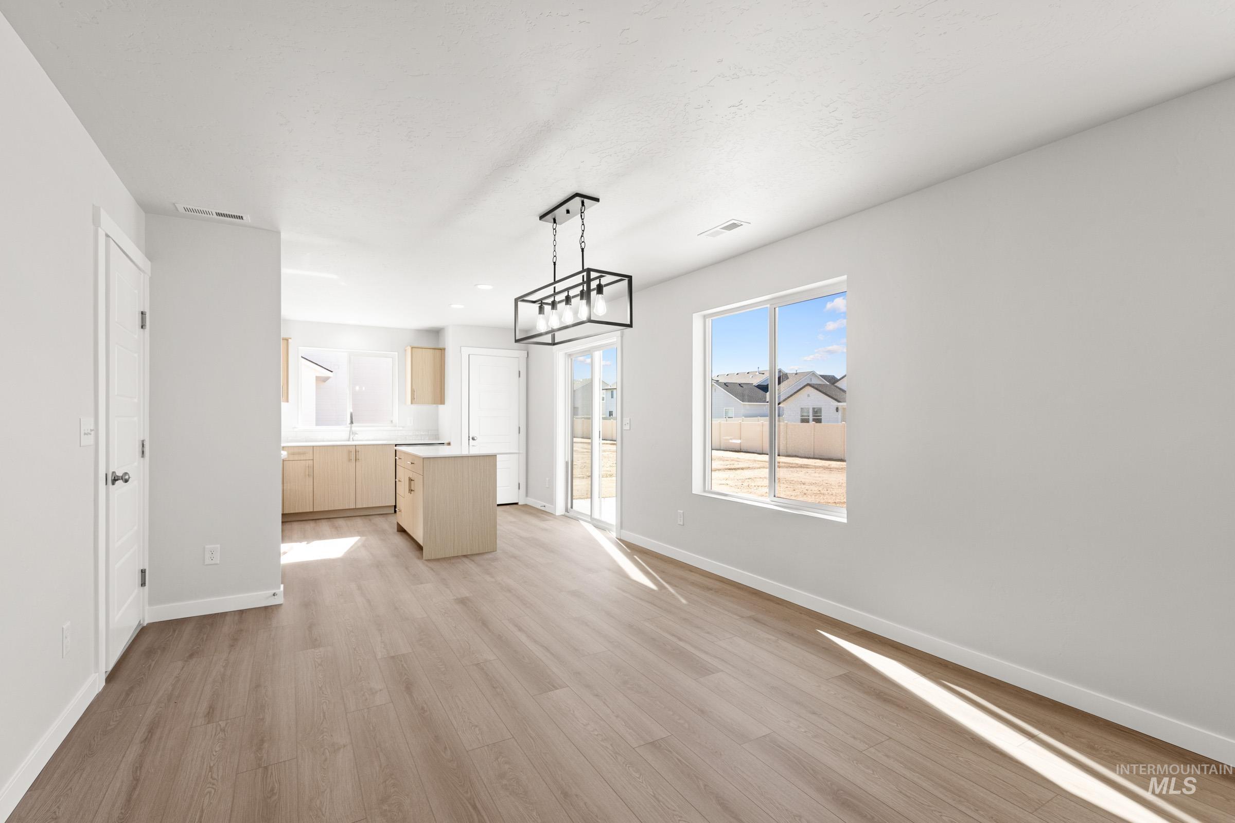 17763 N Hugh Glass Way Property Photo 7