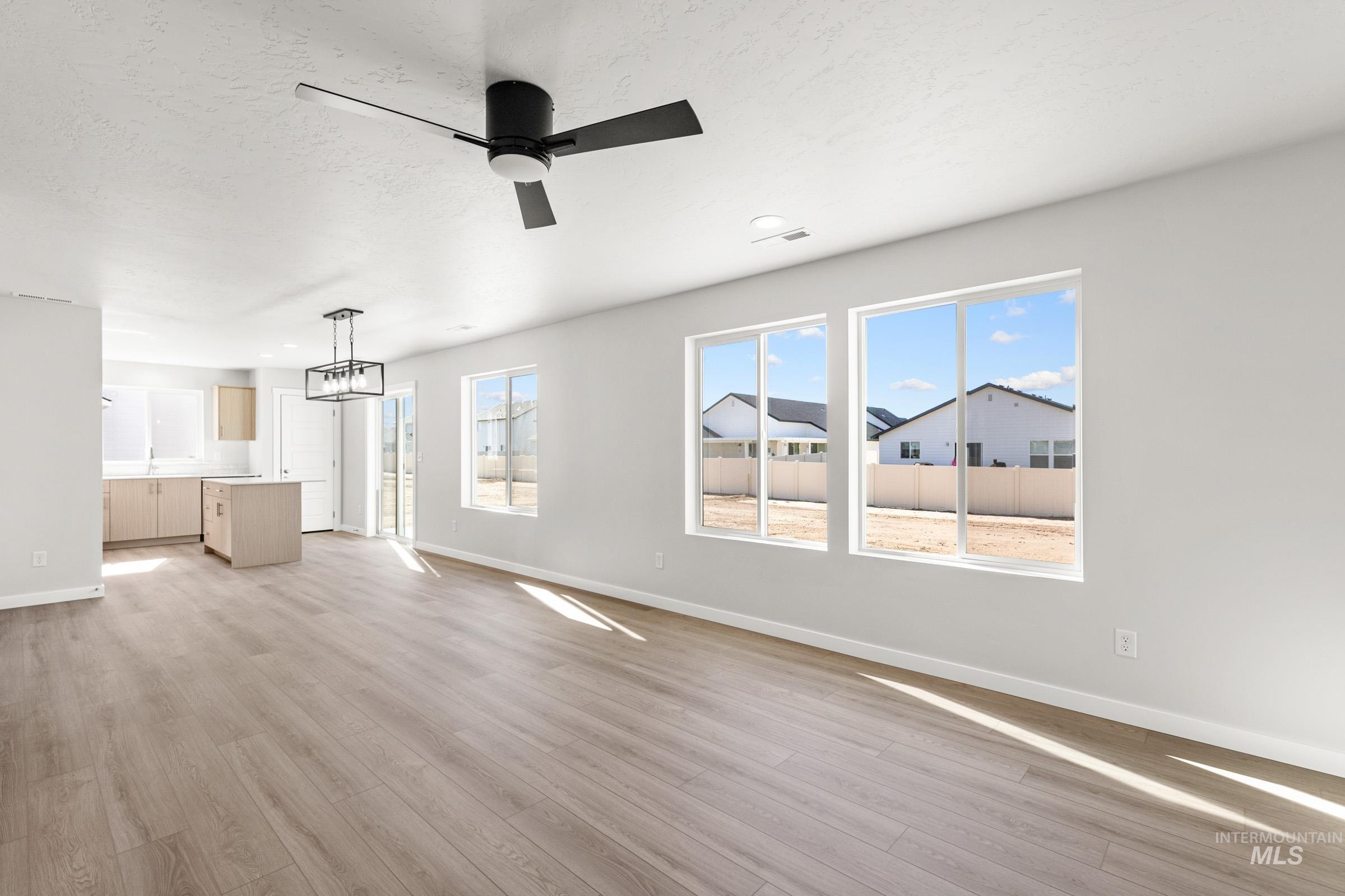 17763 N Hugh Glass Way Property Photo 8