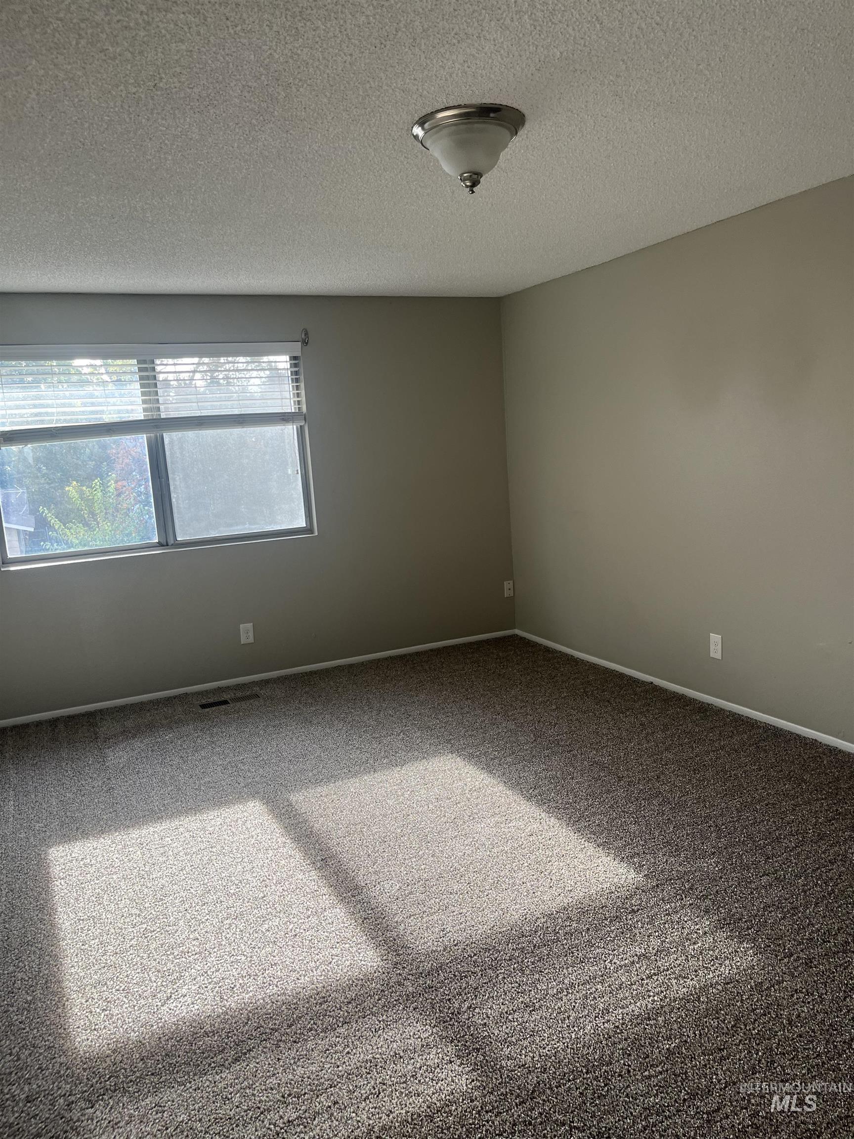 393-399 S White Cloud Dr Property Photo 4