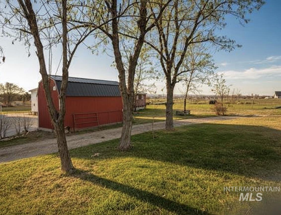 3065 Center Ave Property Photo 1