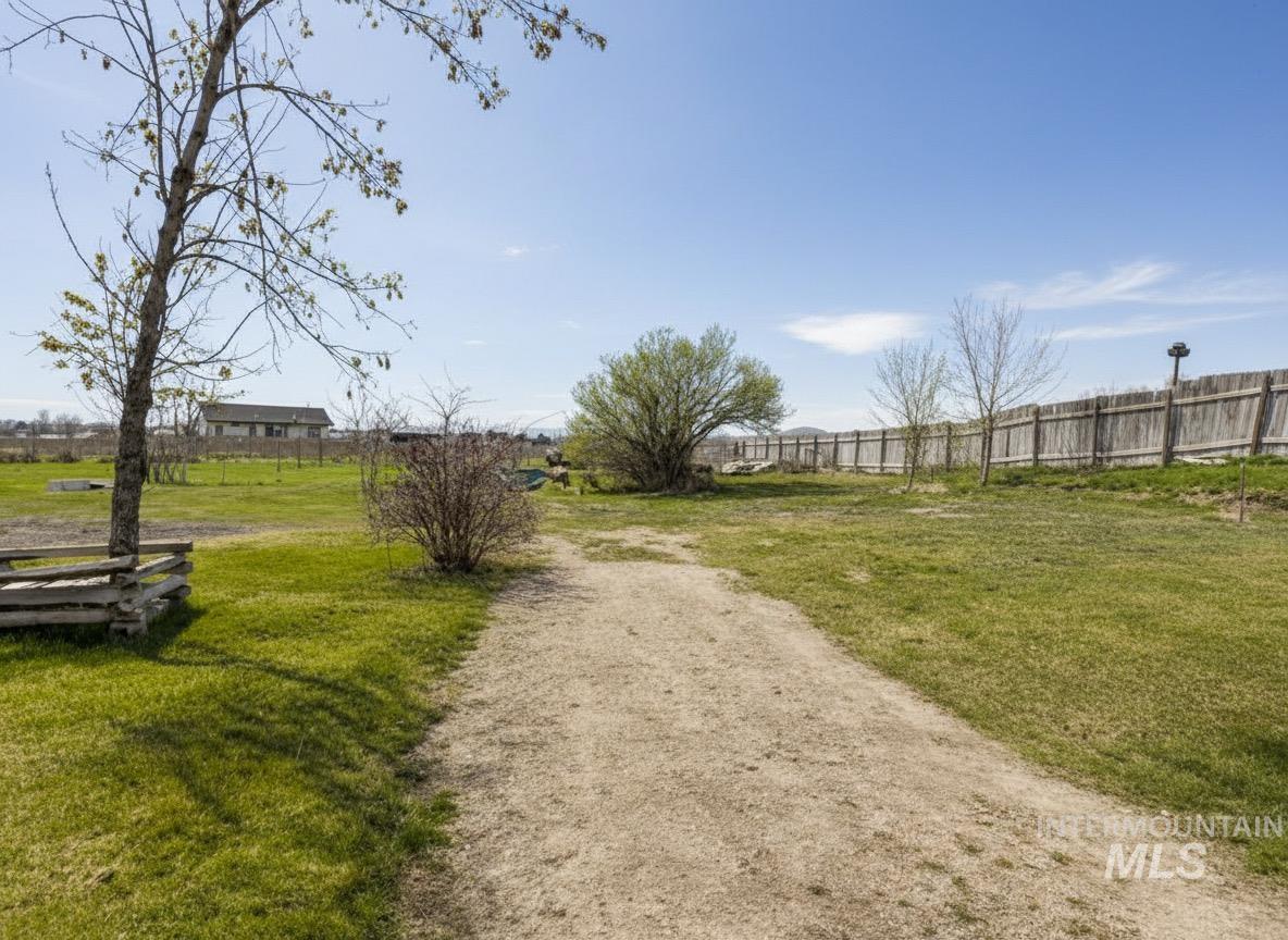 3065 Center Ave Property Photo 2