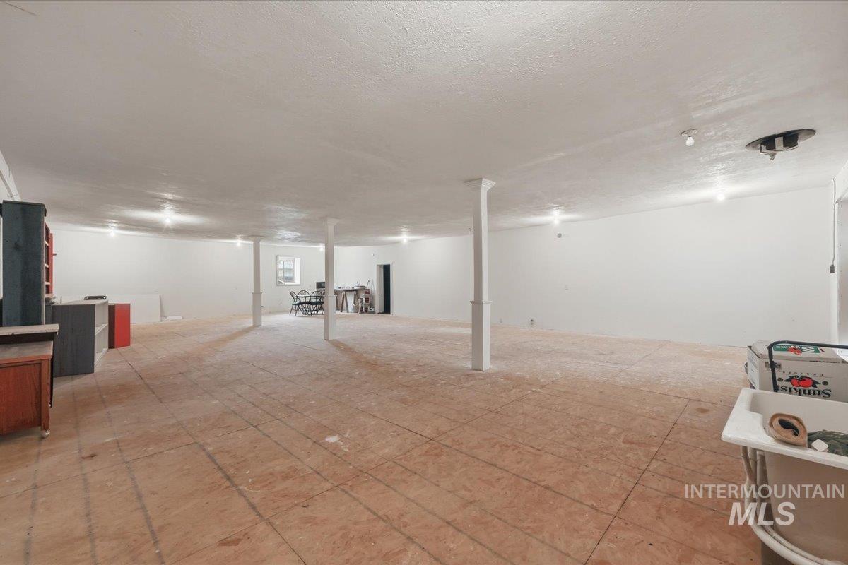 437 Sw 3rd St. Property Photo 29