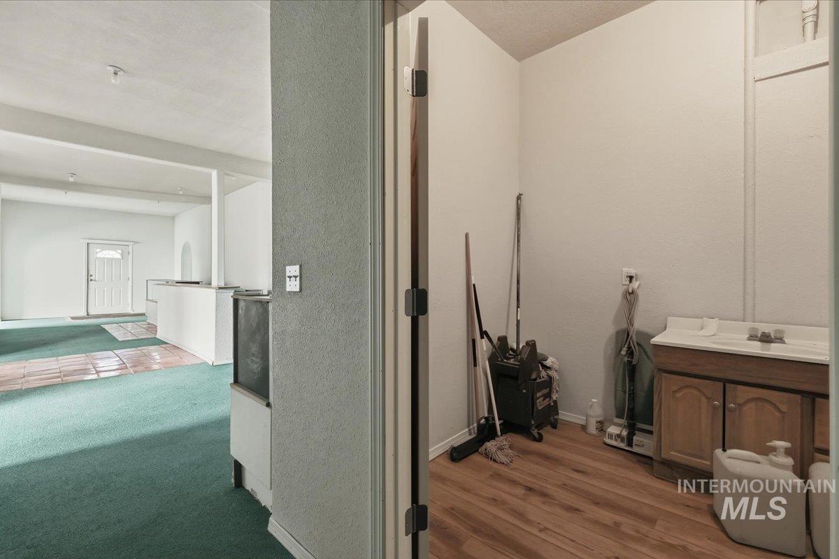 437 Sw 3rd St. Property Photo 34