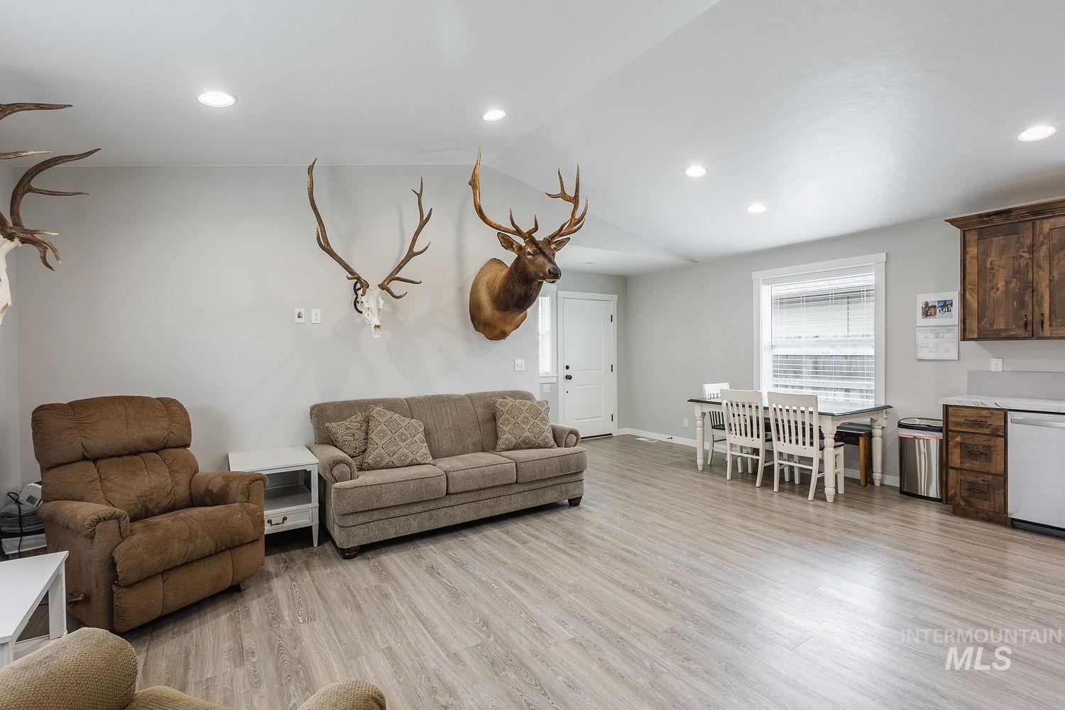 310 W Owyhee Ave. Property Photo 8